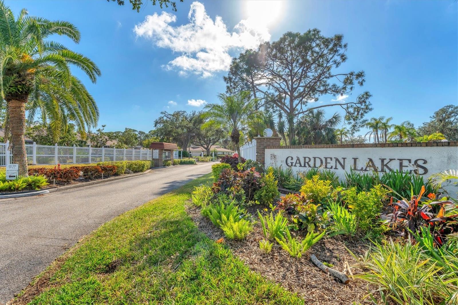 5828 GARDEN LAKES DR, BRADENTON, FL, 34203