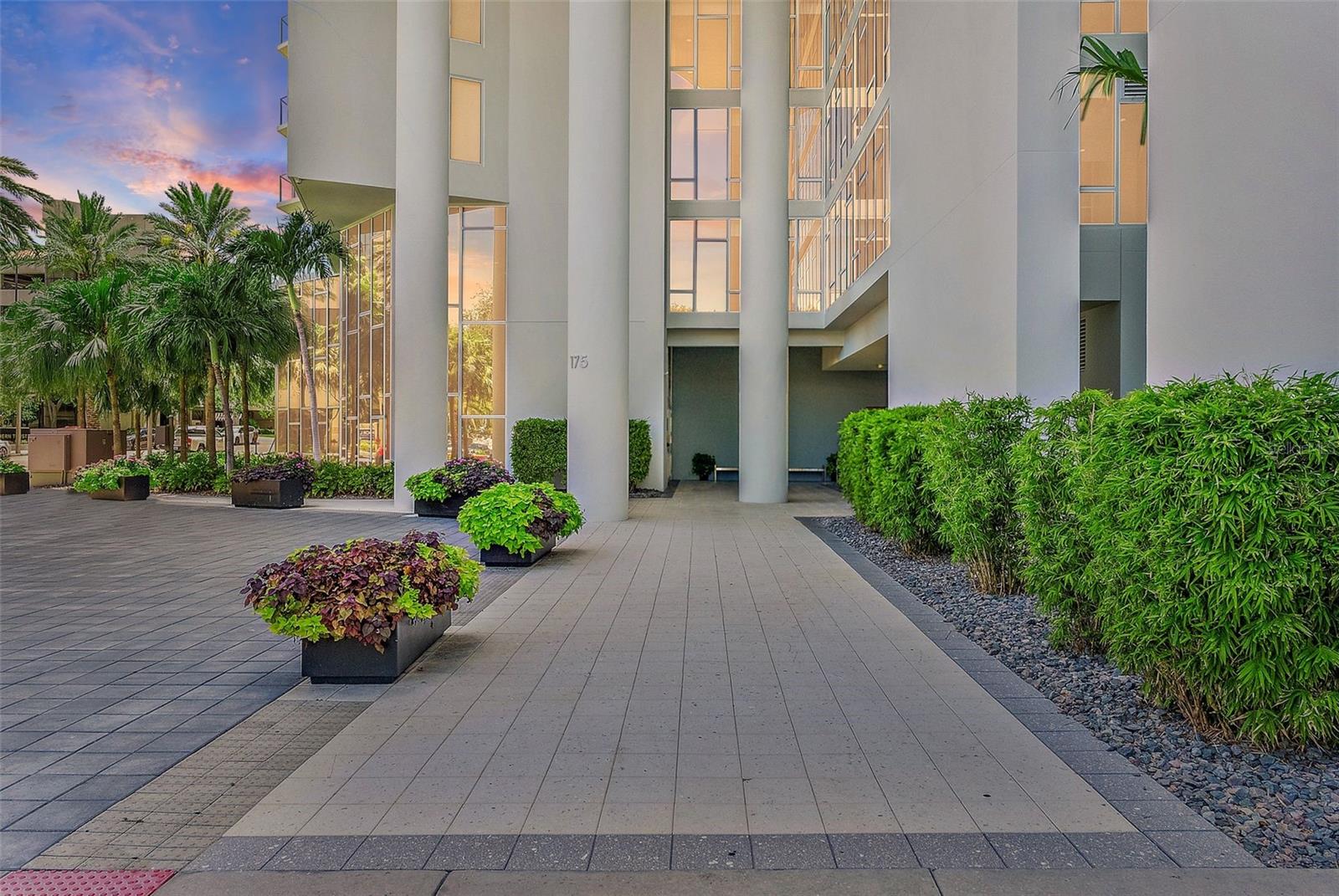 175 1ST ST S #211, ST PETERSBURG, FL, 33701