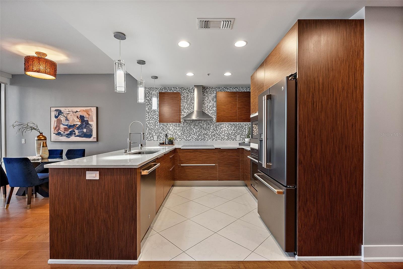 175 1ST ST S #211, ST PETERSBURG, FL, 33701