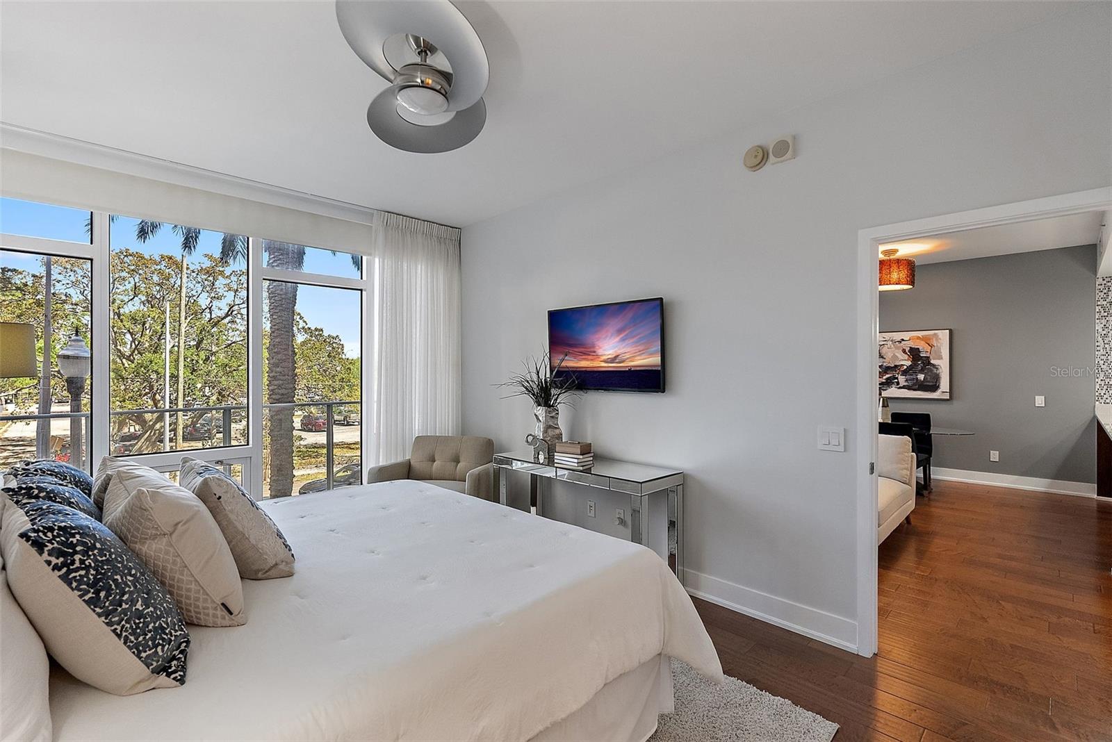 175 1ST ST S #211, ST PETERSBURG, FL, 33701