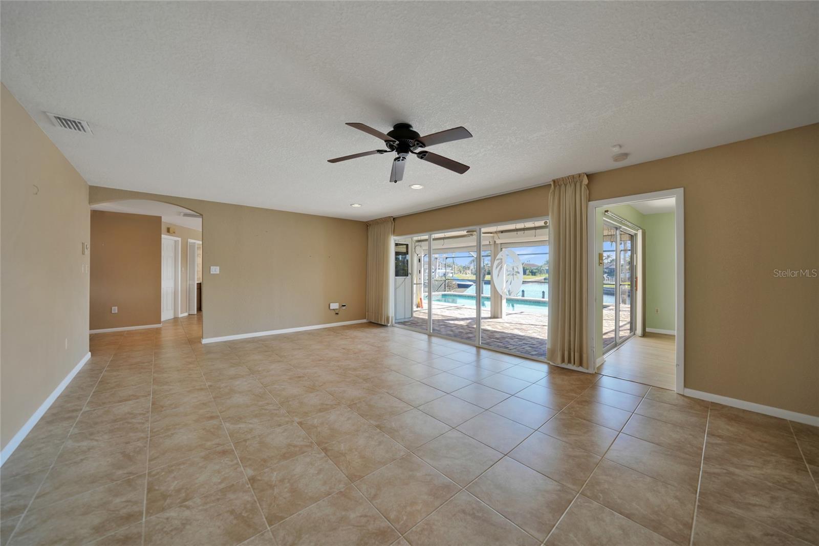 525 PORT BENDRES DR, PUNTA GORDA, FL, 33950
