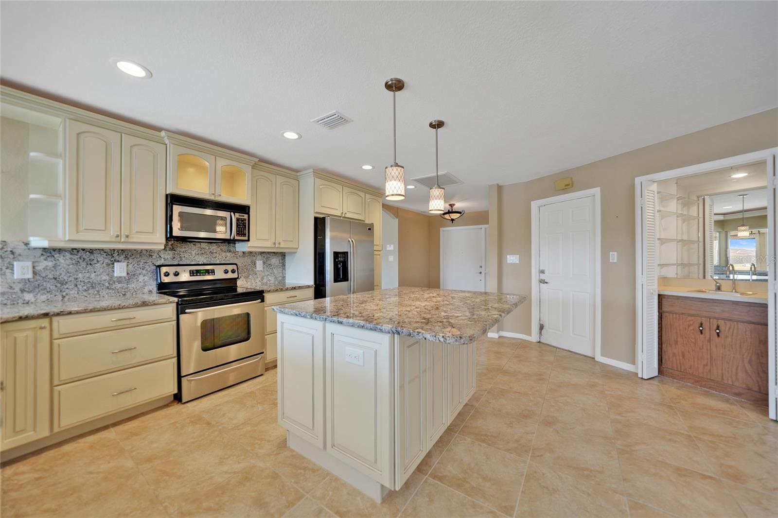 525 PORT BENDRES DR, PUNTA GORDA, FL, 33950