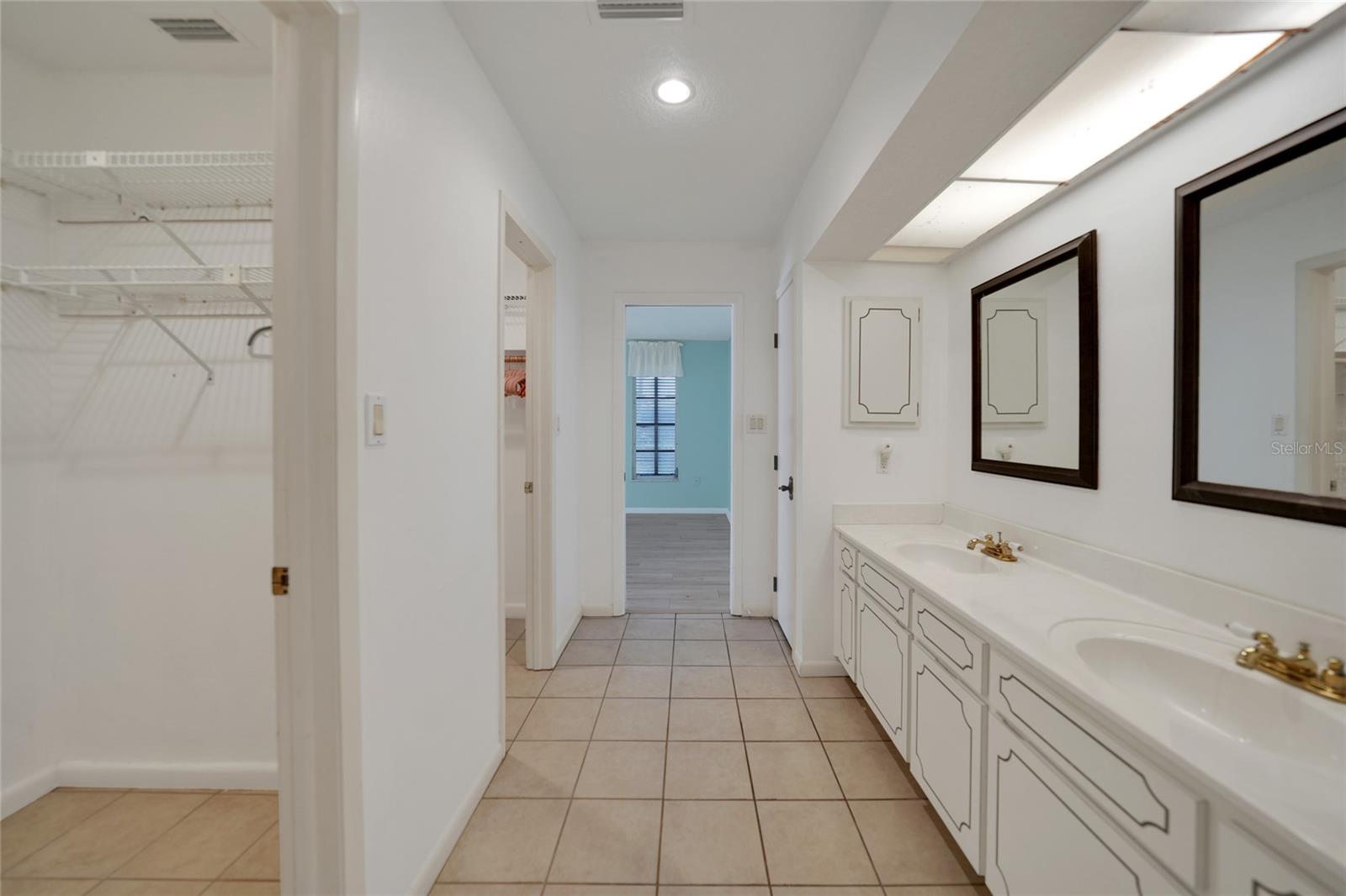 525 PORT BENDRES DR, PUNTA GORDA, FL, 33950