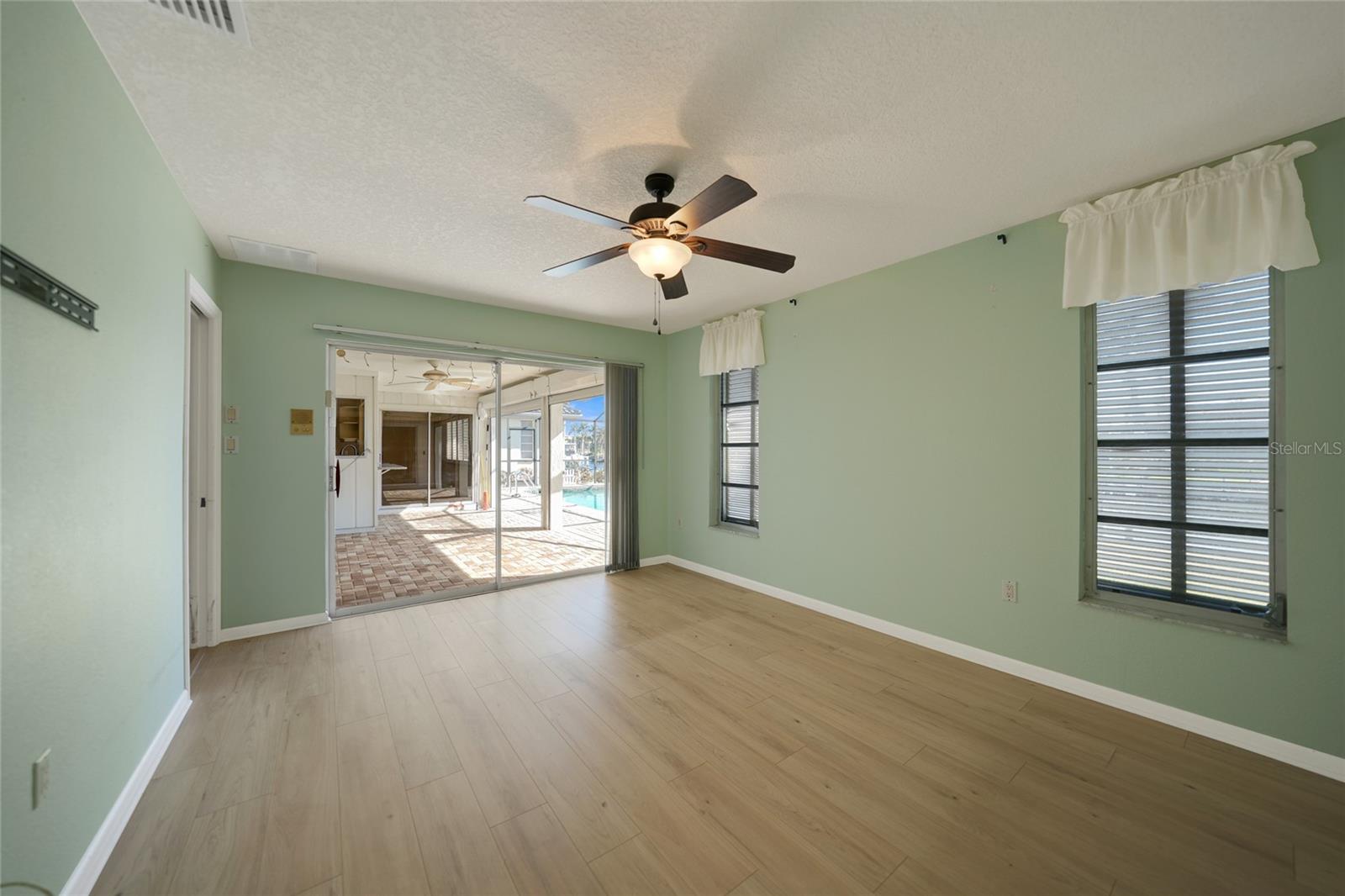 525 PORT BENDRES DR, PUNTA GORDA, FL, 33950
