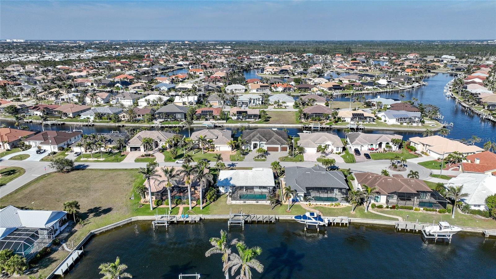525 PORT BENDRES DR, PUNTA GORDA, FL, 33950