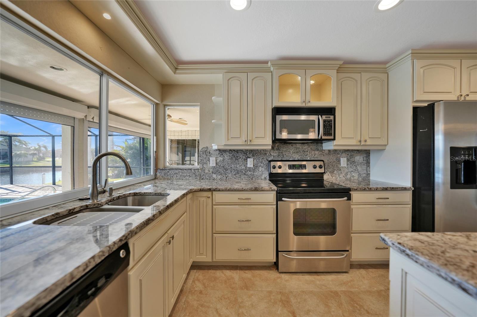 525 PORT BENDRES DR, PUNTA GORDA, FL, 33950