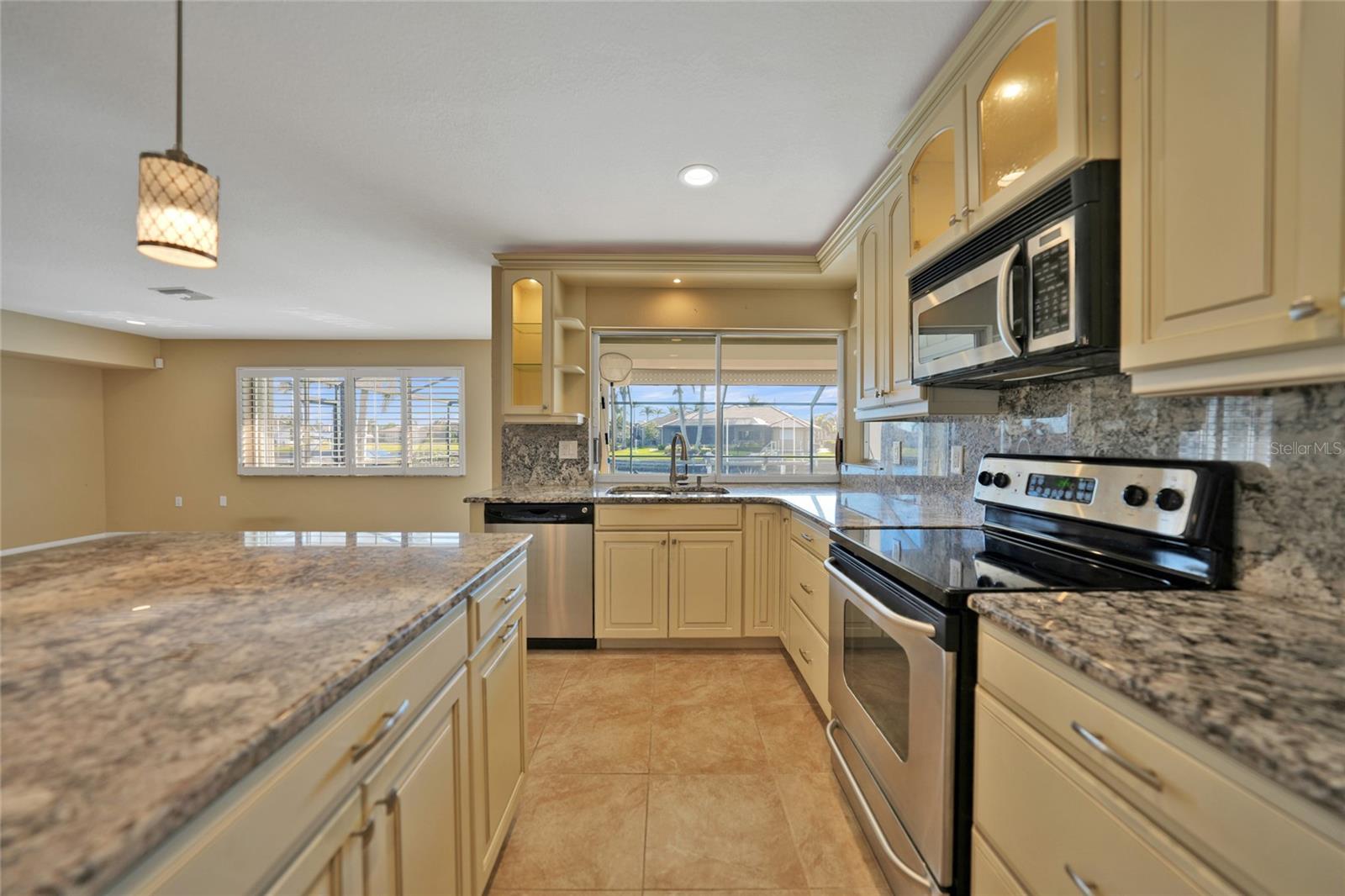 525 PORT BENDRES DR, PUNTA GORDA, FL, 33950