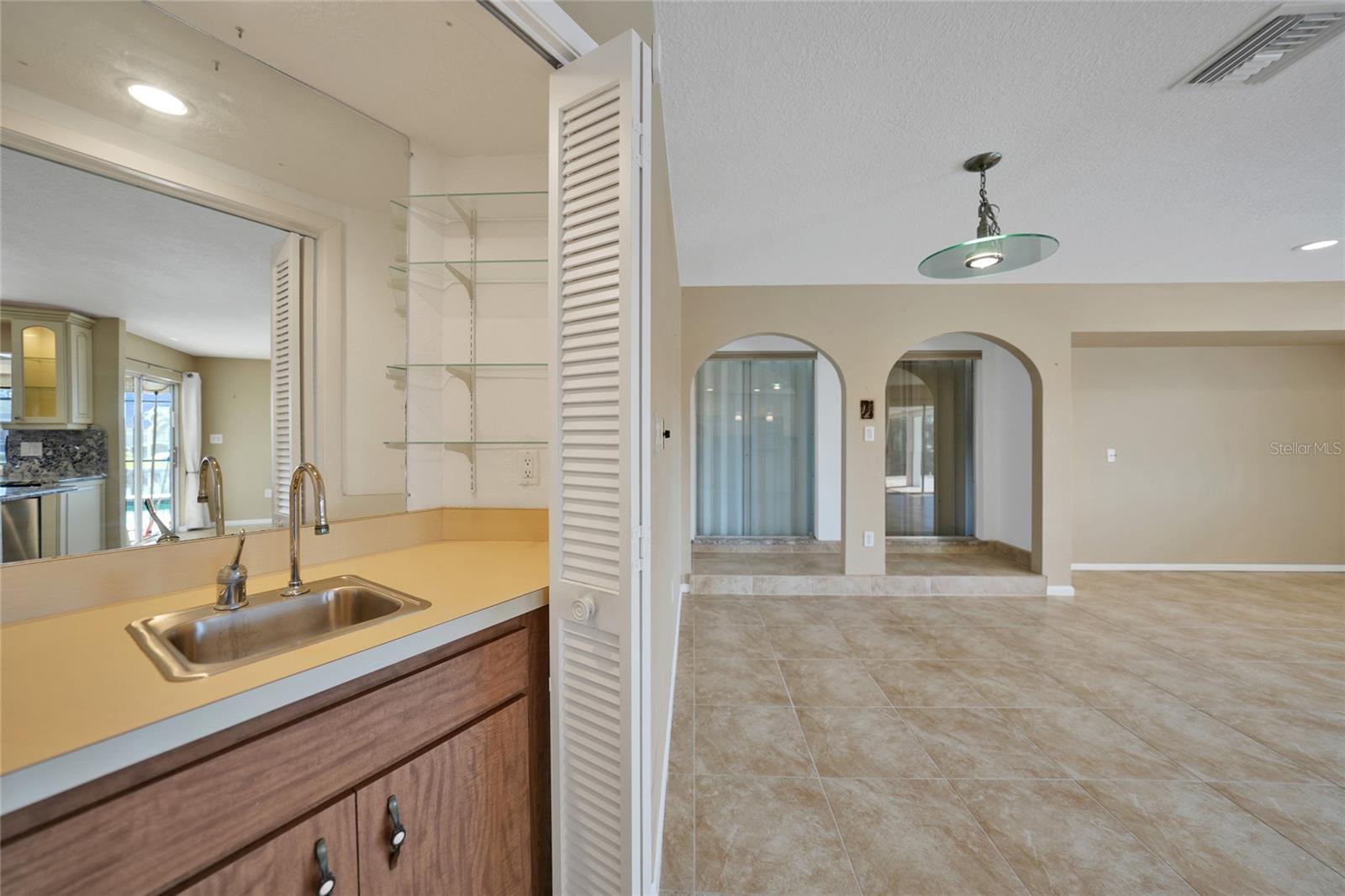 525 PORT BENDRES DR, PUNTA GORDA, FL, 33950