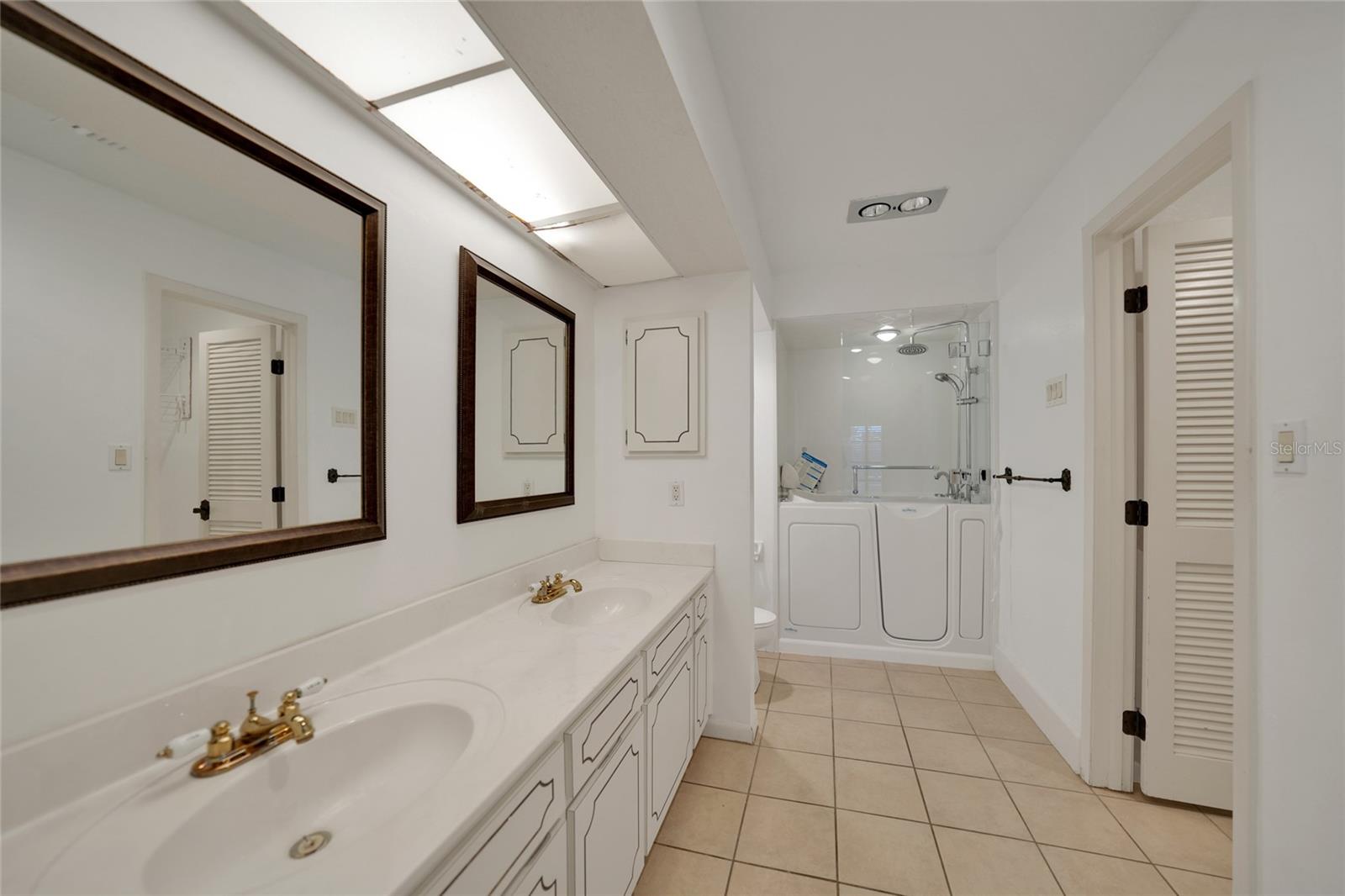 525 PORT BENDRES DR, PUNTA GORDA, FL, 33950