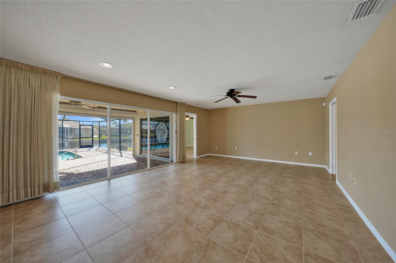 525 PORT BENDRES DR, PUNTA GORDA, FL, 33950