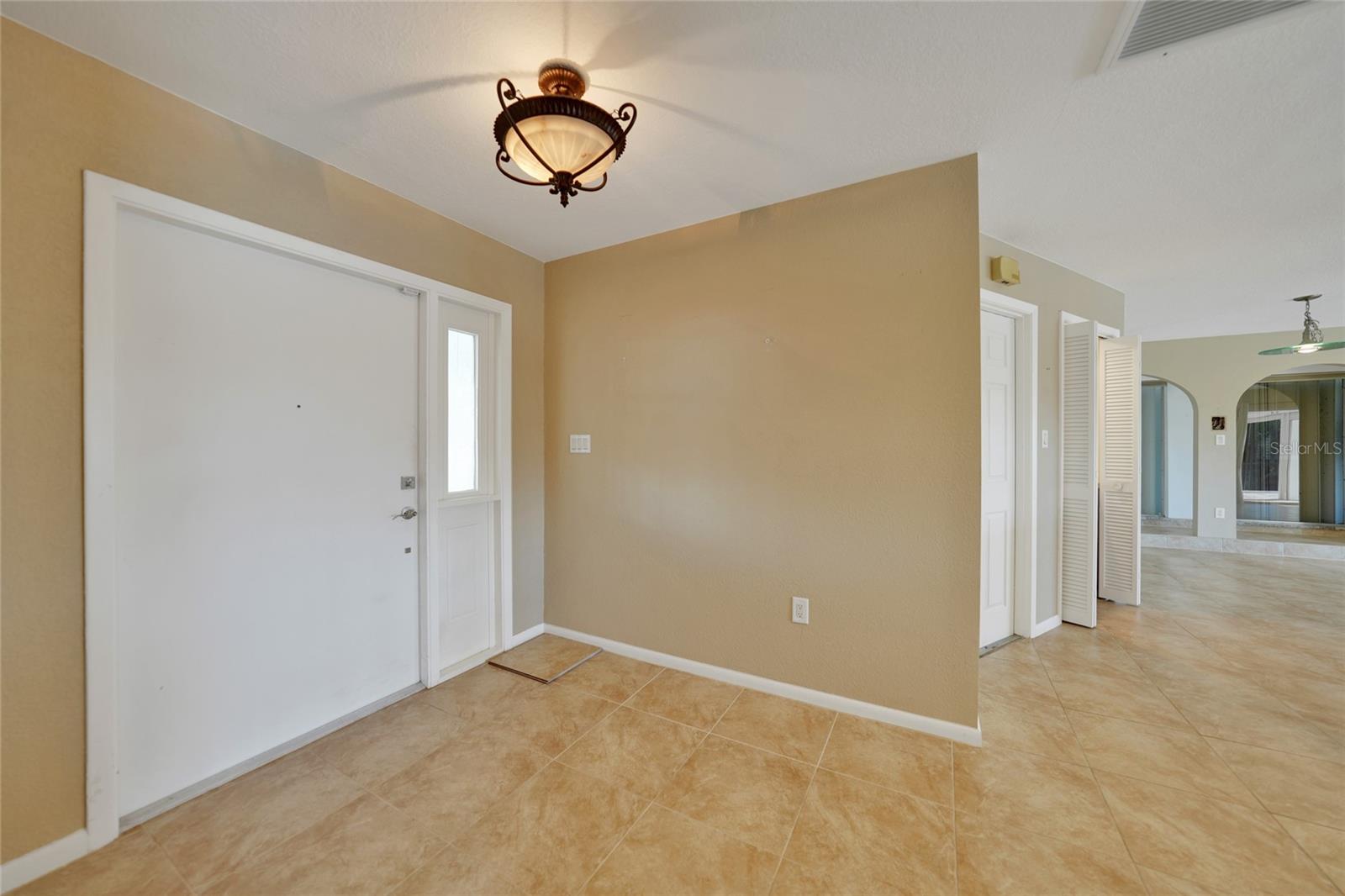525 PORT BENDRES DR, PUNTA GORDA, FL, 33950
