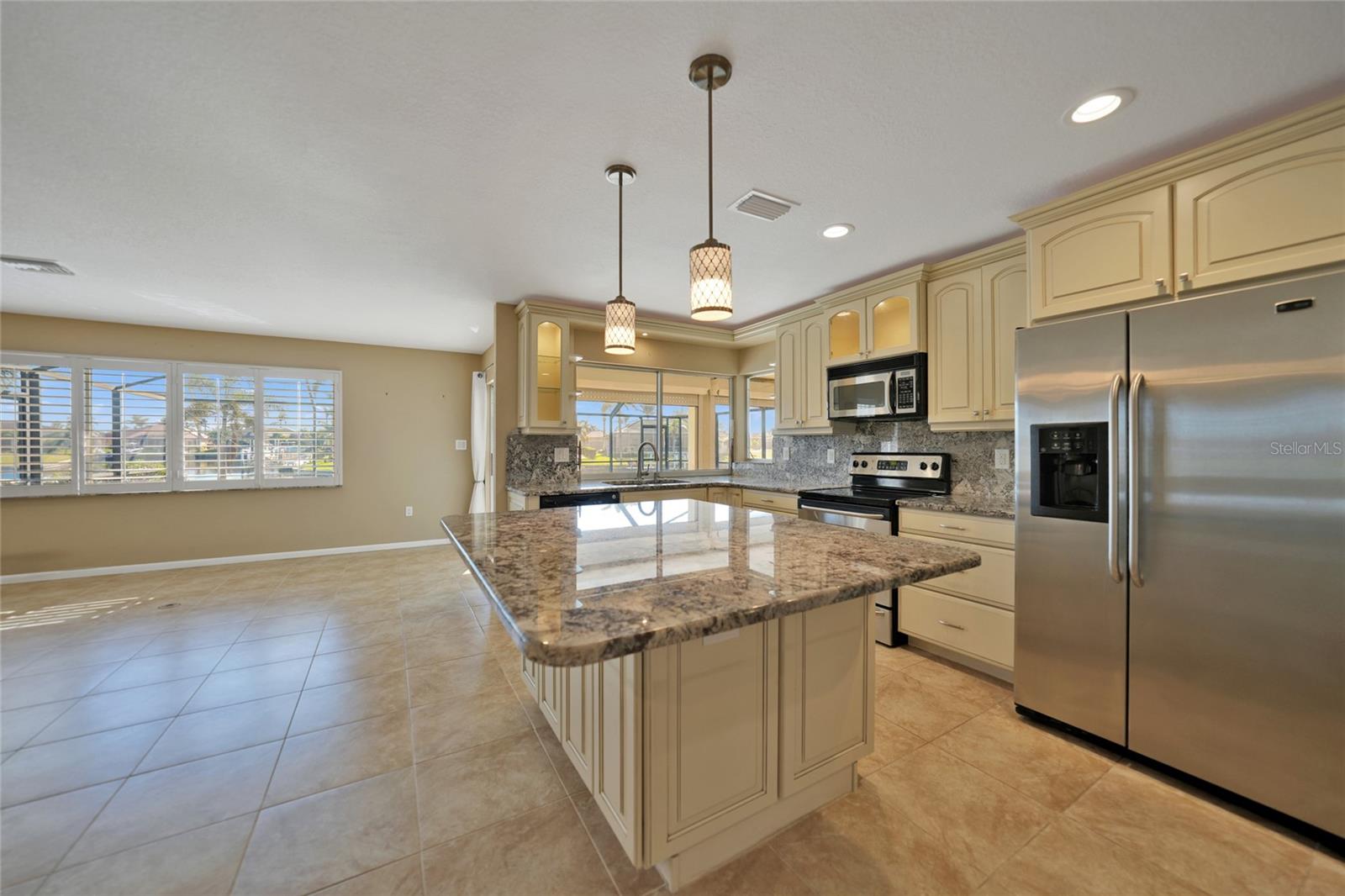 525 PORT BENDRES DR, PUNTA GORDA, FL, 33950