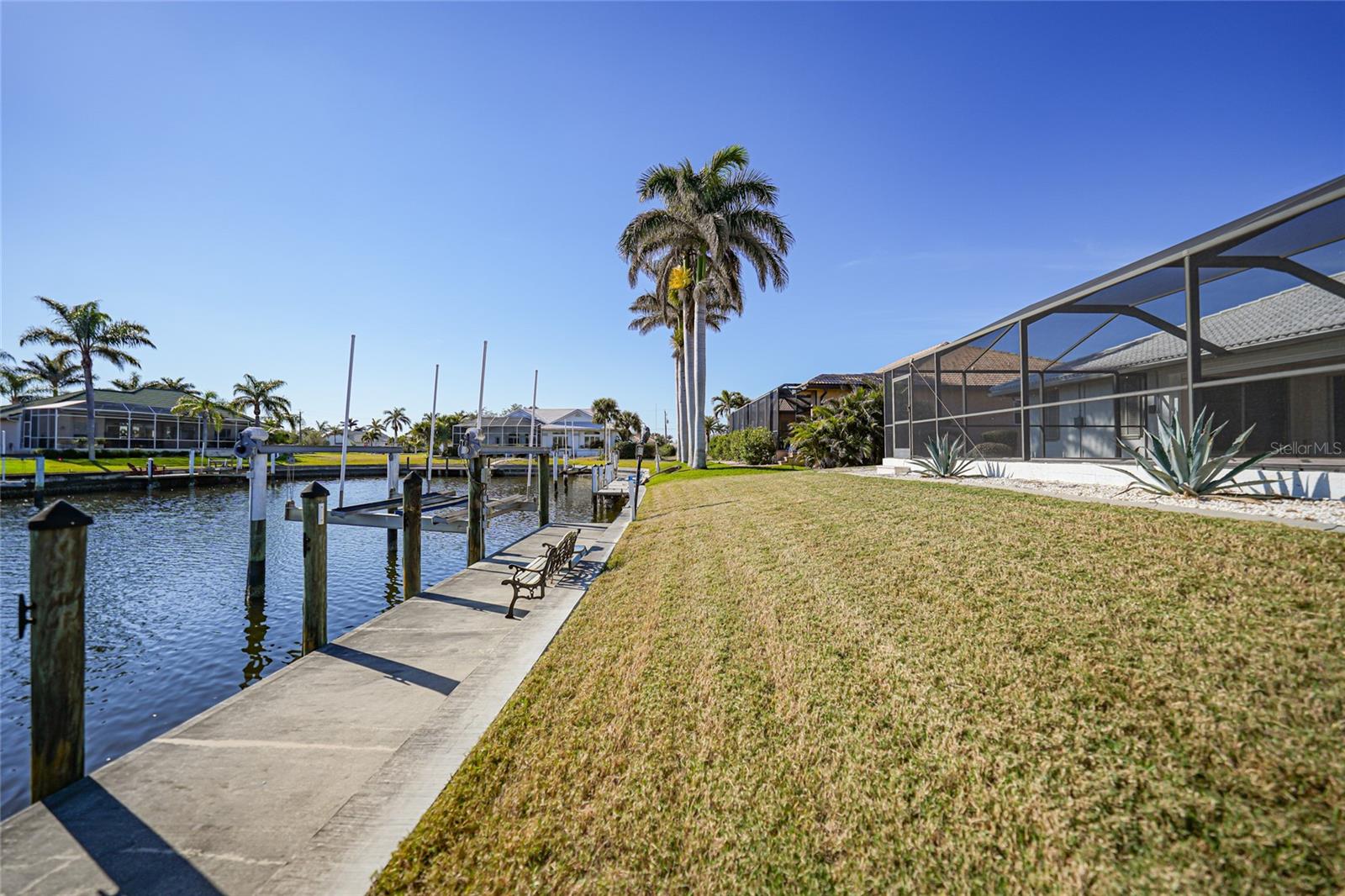 525 PORT BENDRES DR, PUNTA GORDA, FL, 33950