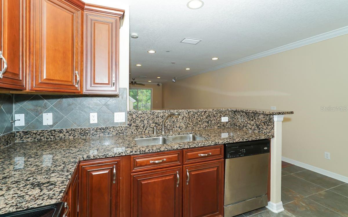 8713 SPRUCE HILLS CT, LAKEWOOD RANCH, FL, 34202