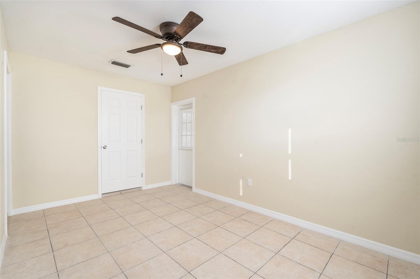 4918 CRESTHILL DR, TAMPA, FL, 33615