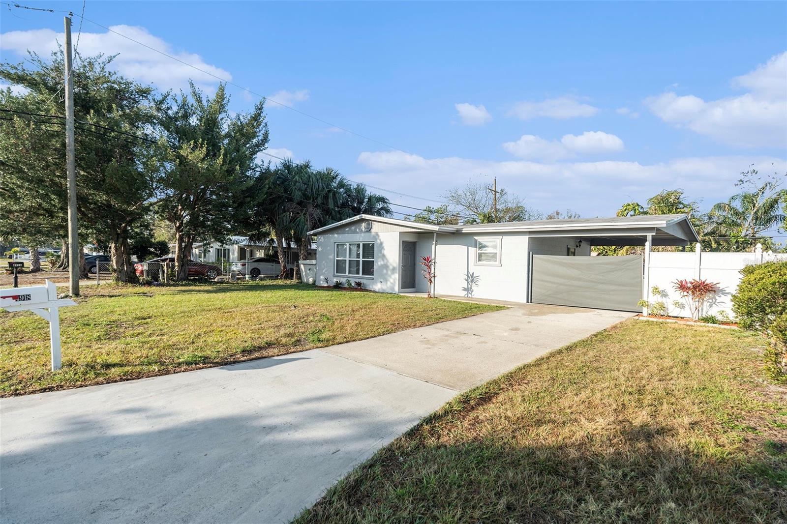 4918 CRESTHILL DR, TAMPA, FL, 33615