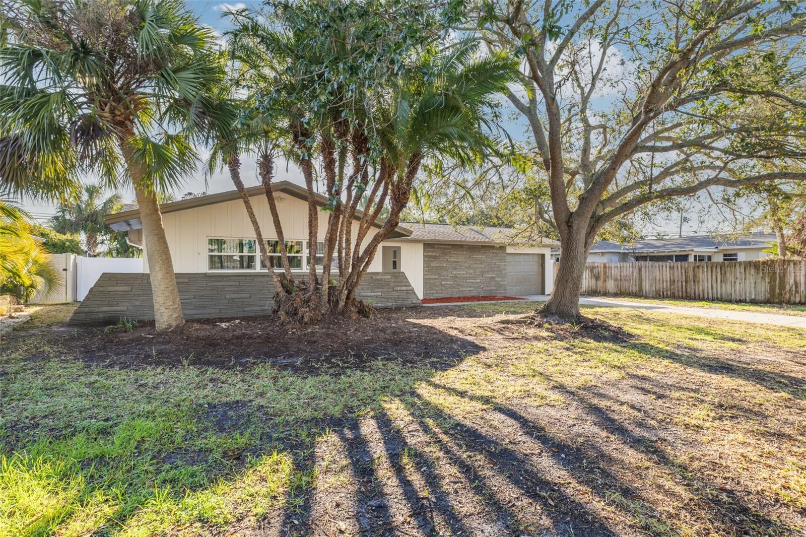 2215 CEDAR DR, DUNEDIN, FL, 34698