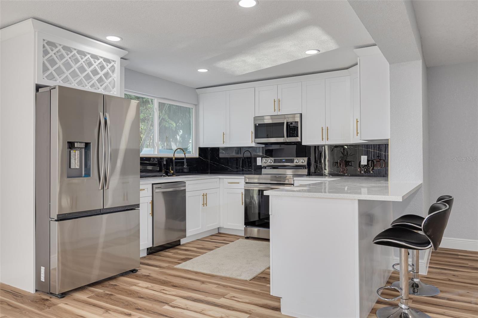 2215 CEDAR DR, DUNEDIN, FL, 34698