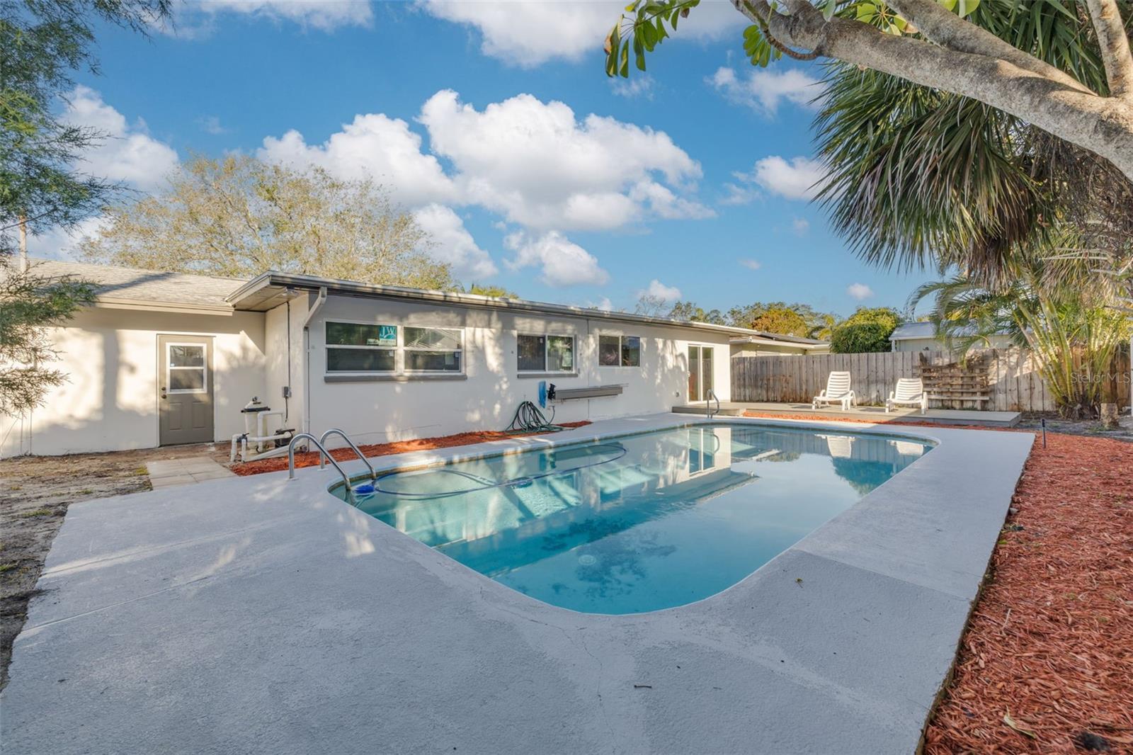 2215 CEDAR DR, DUNEDIN, FL, 34698