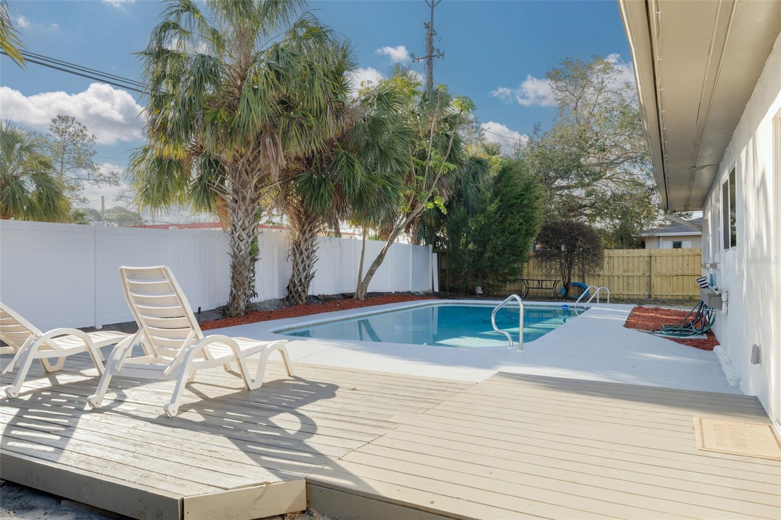2215 CEDAR DR, DUNEDIN, FL, 34698