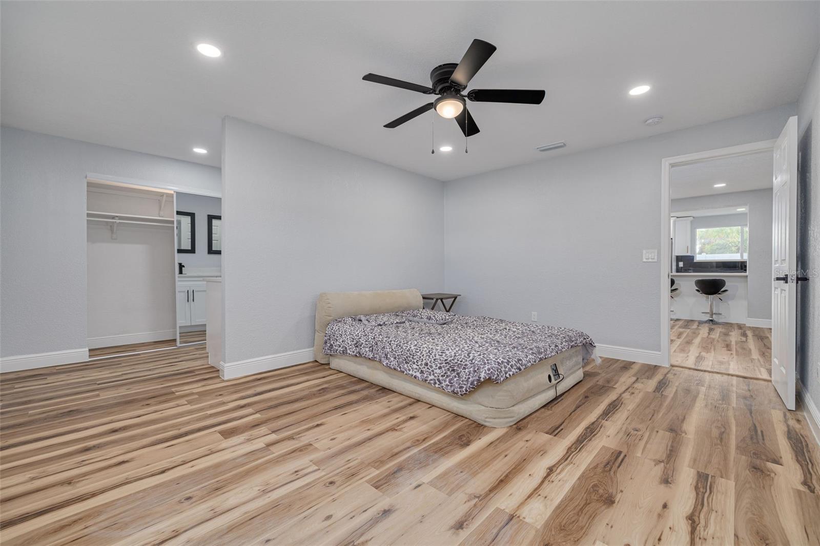 2215 CEDAR DR, DUNEDIN, FL, 34698
