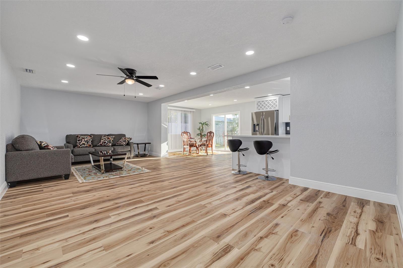 2215 CEDAR DR, DUNEDIN, FL, 34698
