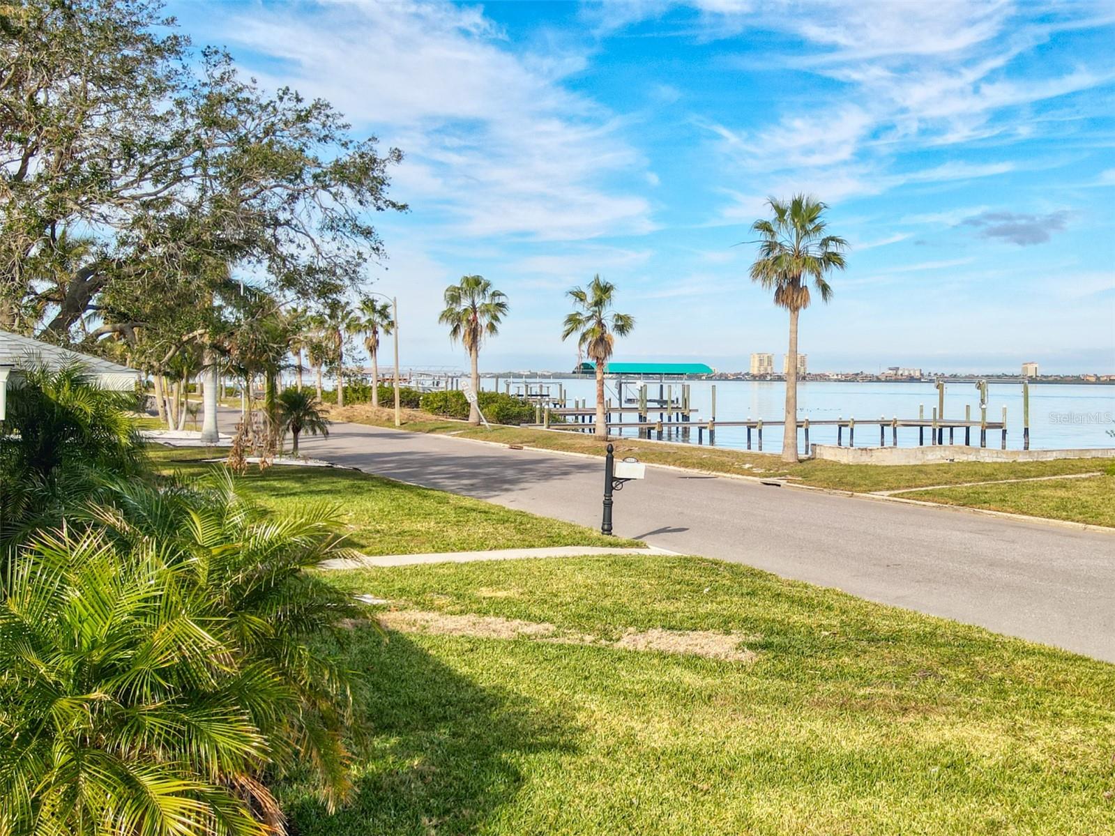 2022 RIVERSIDE DR E, BRADENTON, FL, 34208