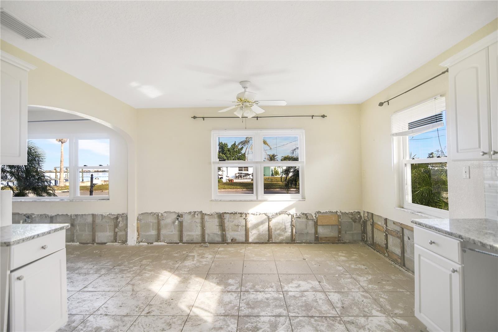 2022 RIVERSIDE DR E, BRADENTON, FL, 34208