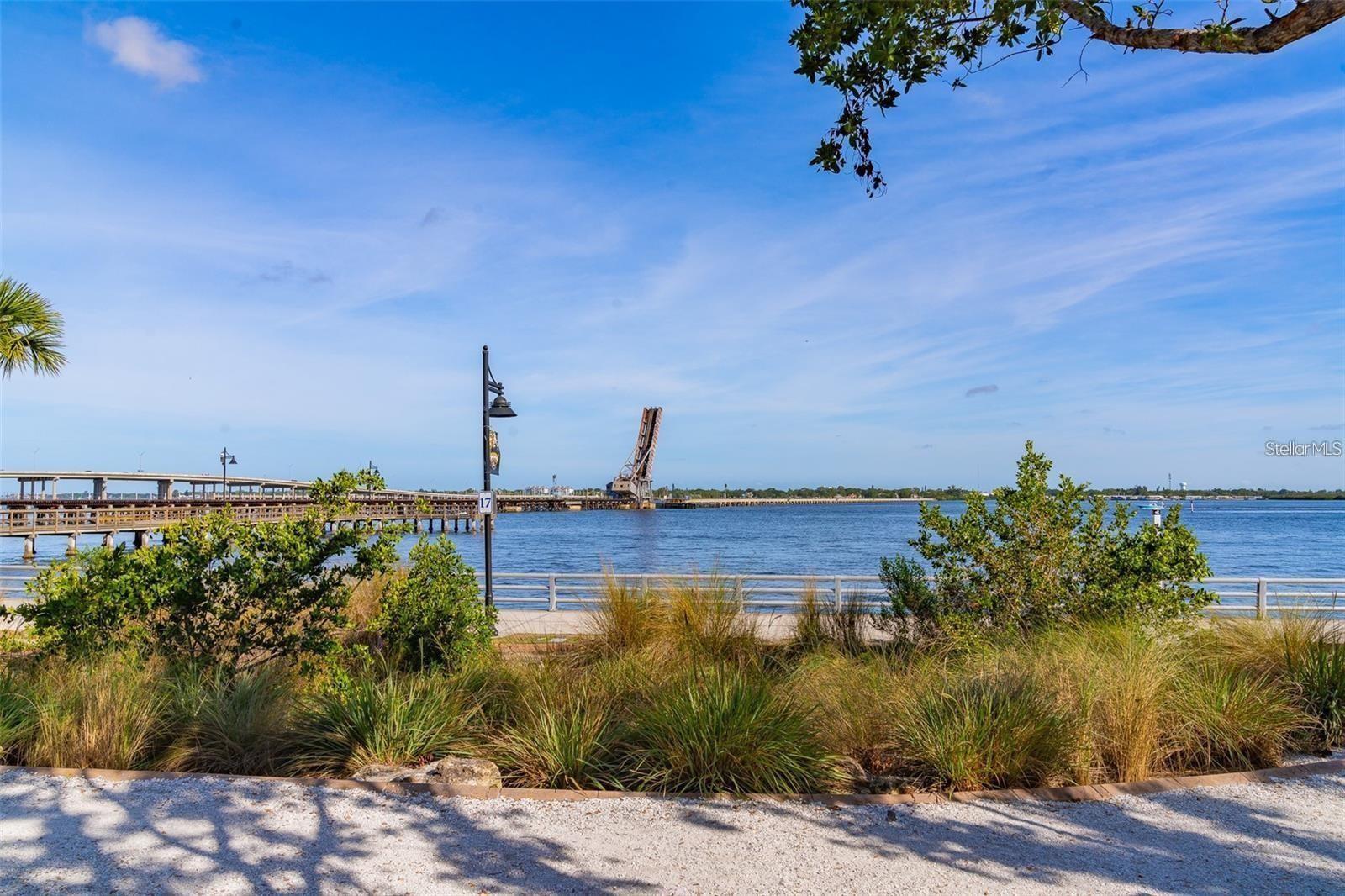 2022 RIVERSIDE DR E, BRADENTON, FL, 34208