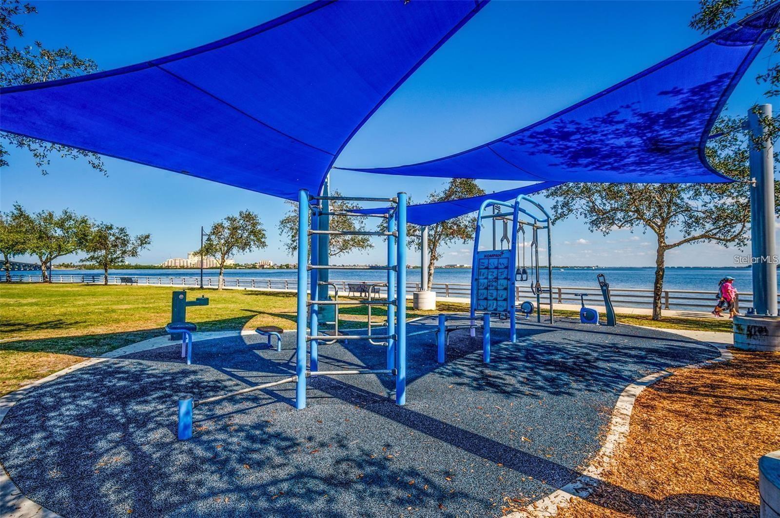 2022 RIVERSIDE DR E, BRADENTON, FL, 34208