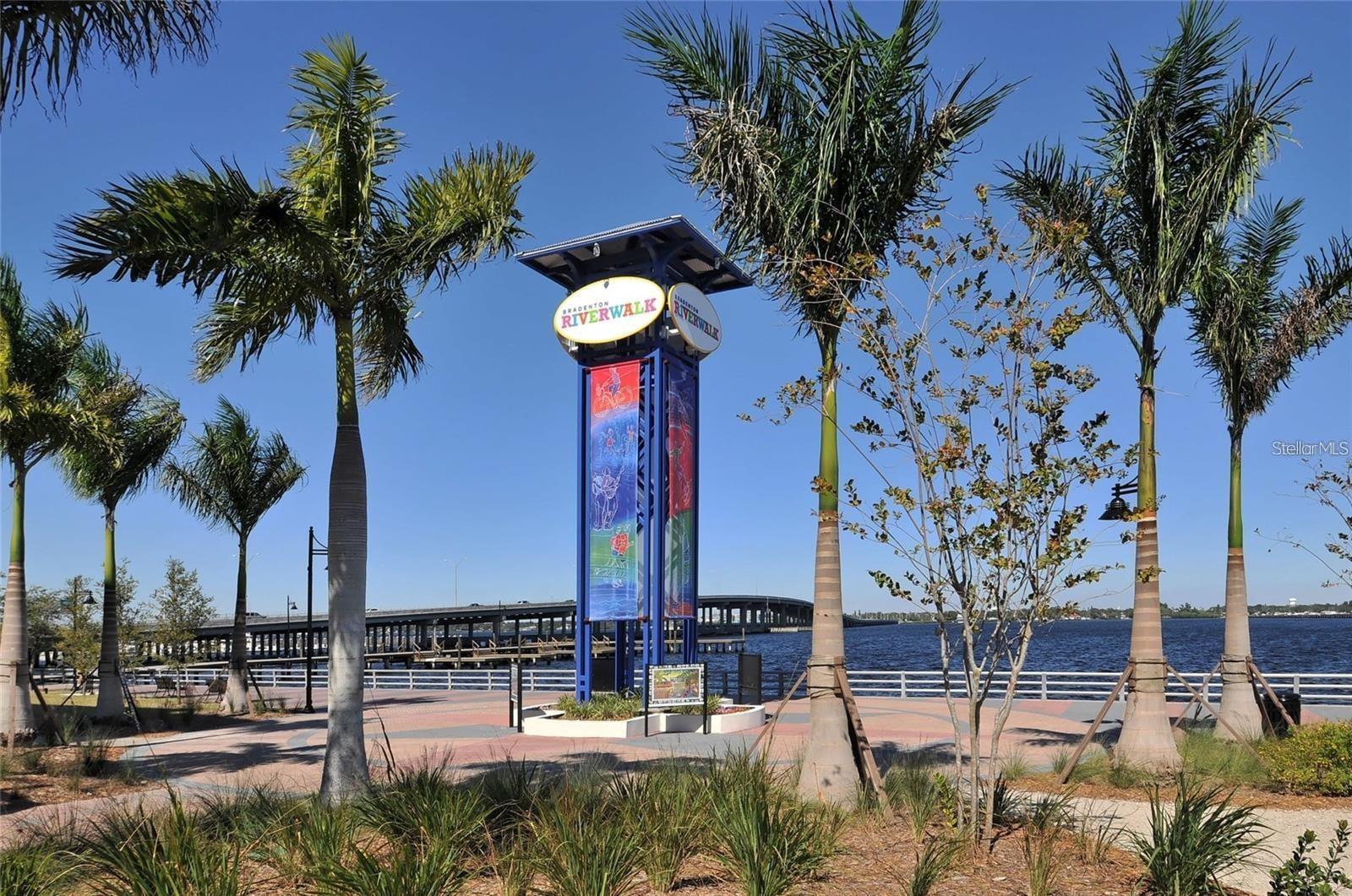2022 RIVERSIDE DR E, BRADENTON, FL, 34208