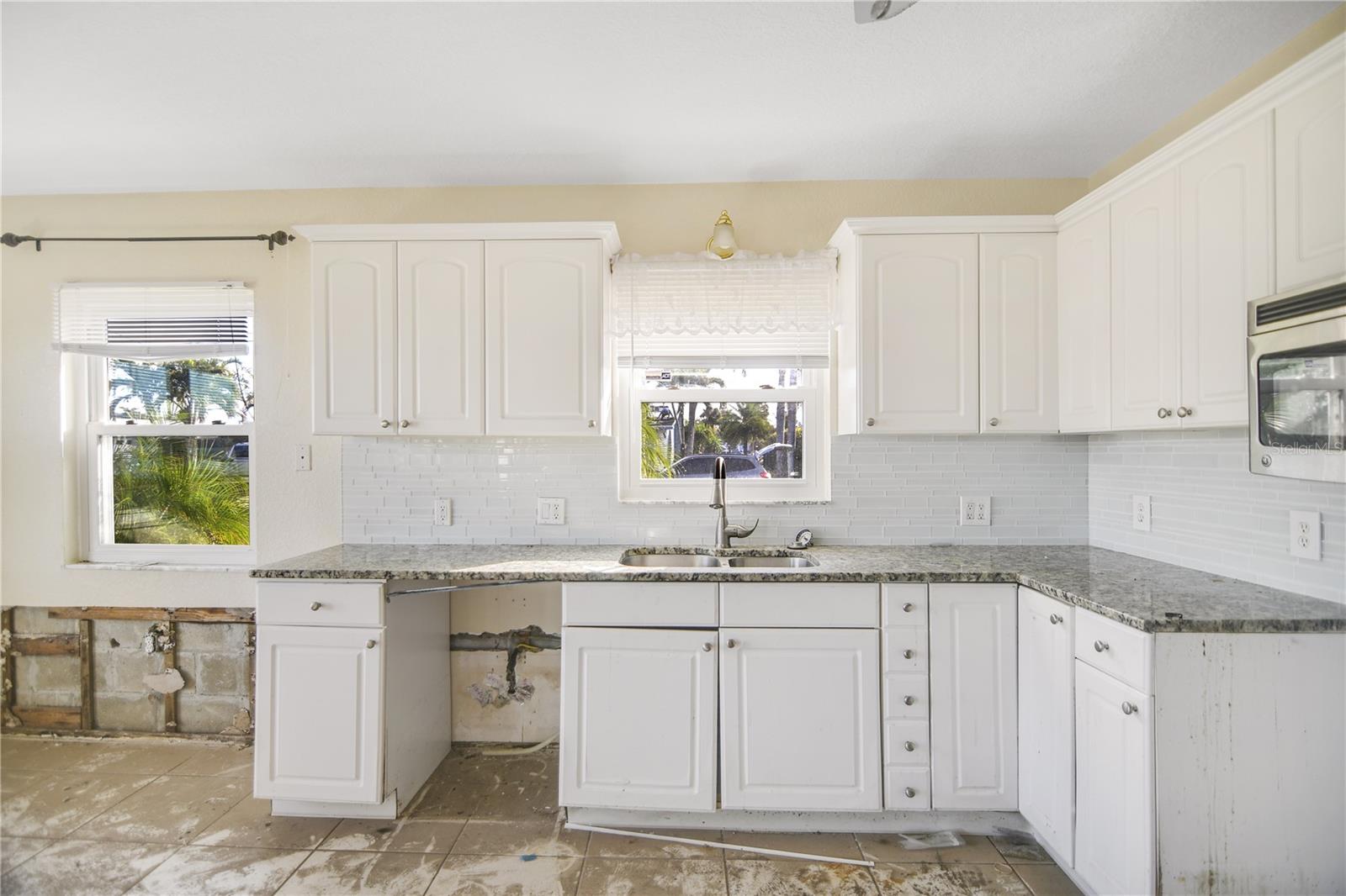 2022 RIVERSIDE DR E, BRADENTON, FL, 34208