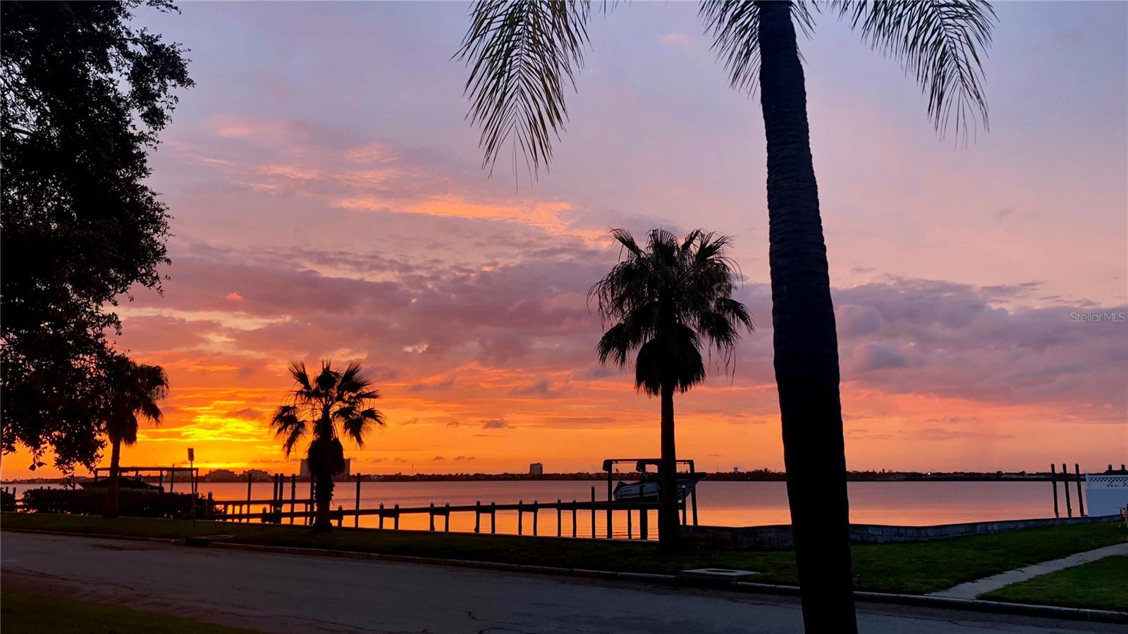 2022 RIVERSIDE DR E, BRADENTON, FL, 34208