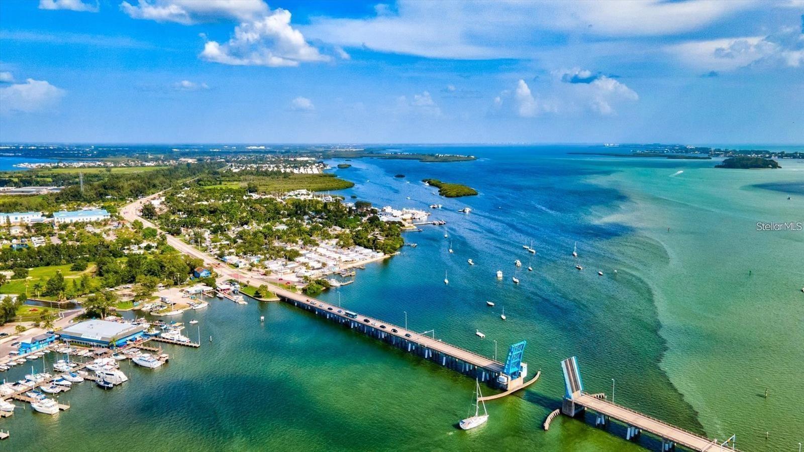 2022 RIVERSIDE DR E, BRADENTON, FL, 34208