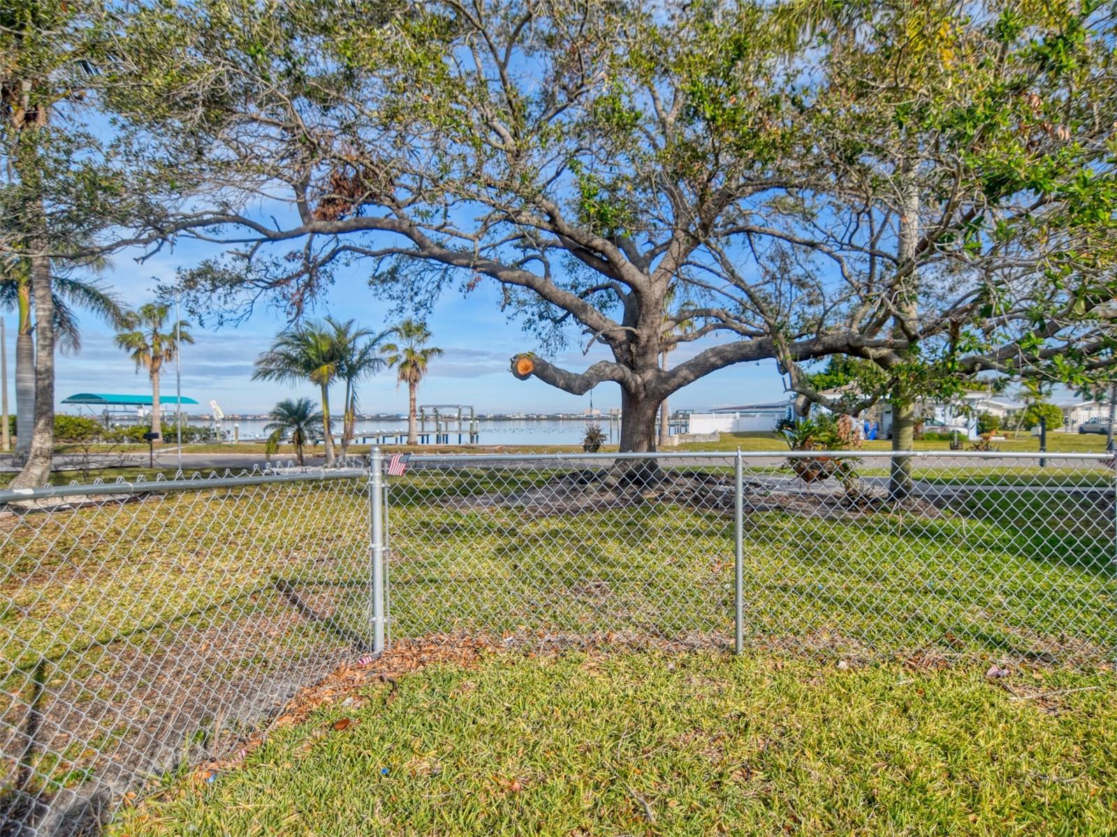 2022 RIVERSIDE DR E, BRADENTON, FL, 34208