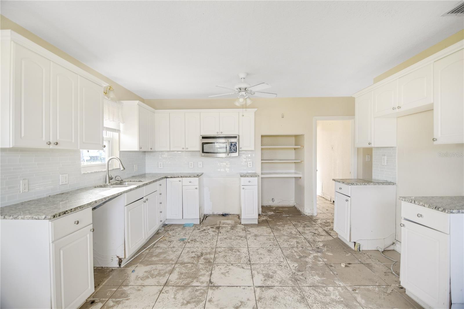 2022 RIVERSIDE DR E, BRADENTON, FL, 34208