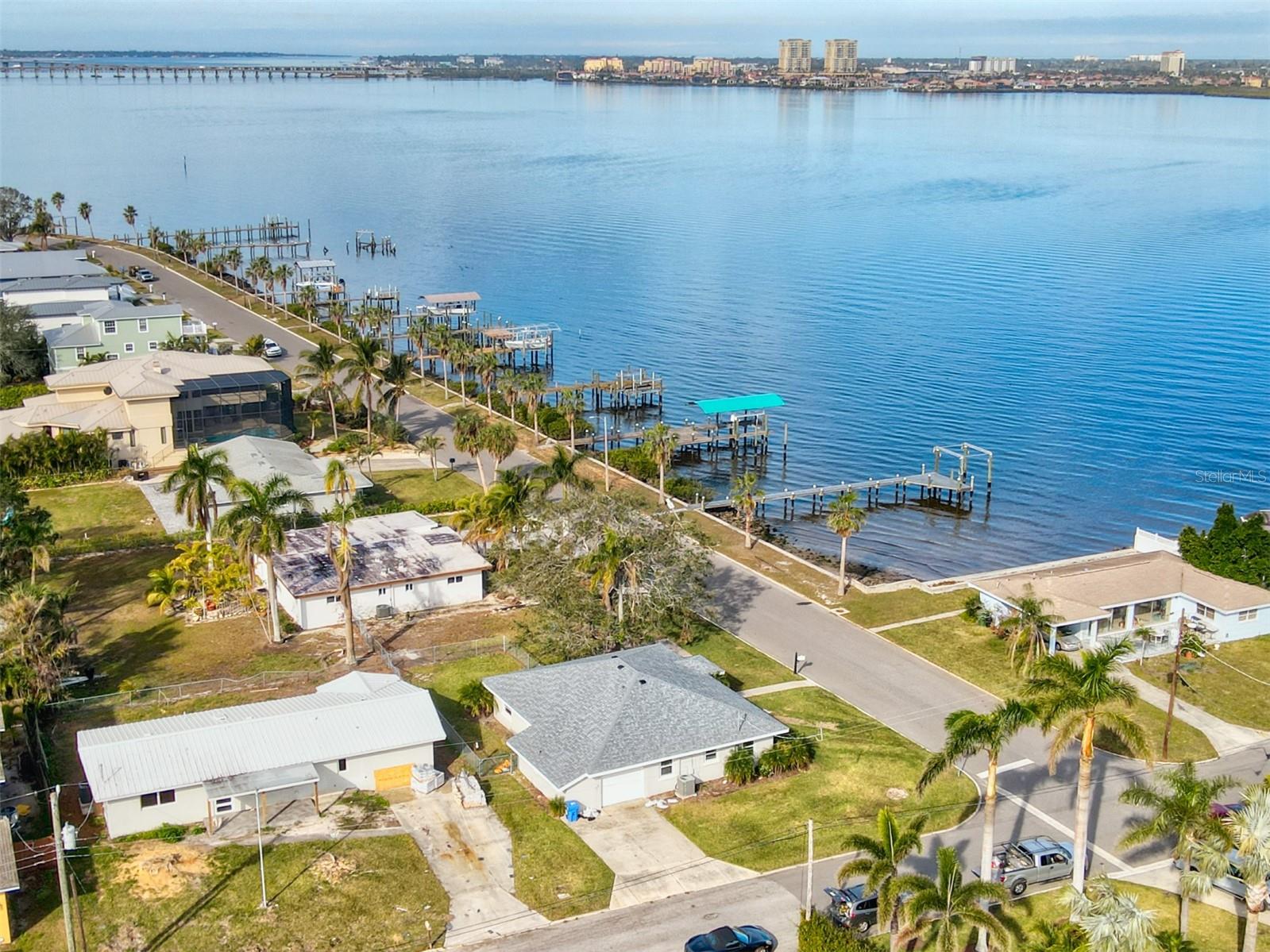2022 RIVERSIDE DR E, BRADENTON, FL, 34208