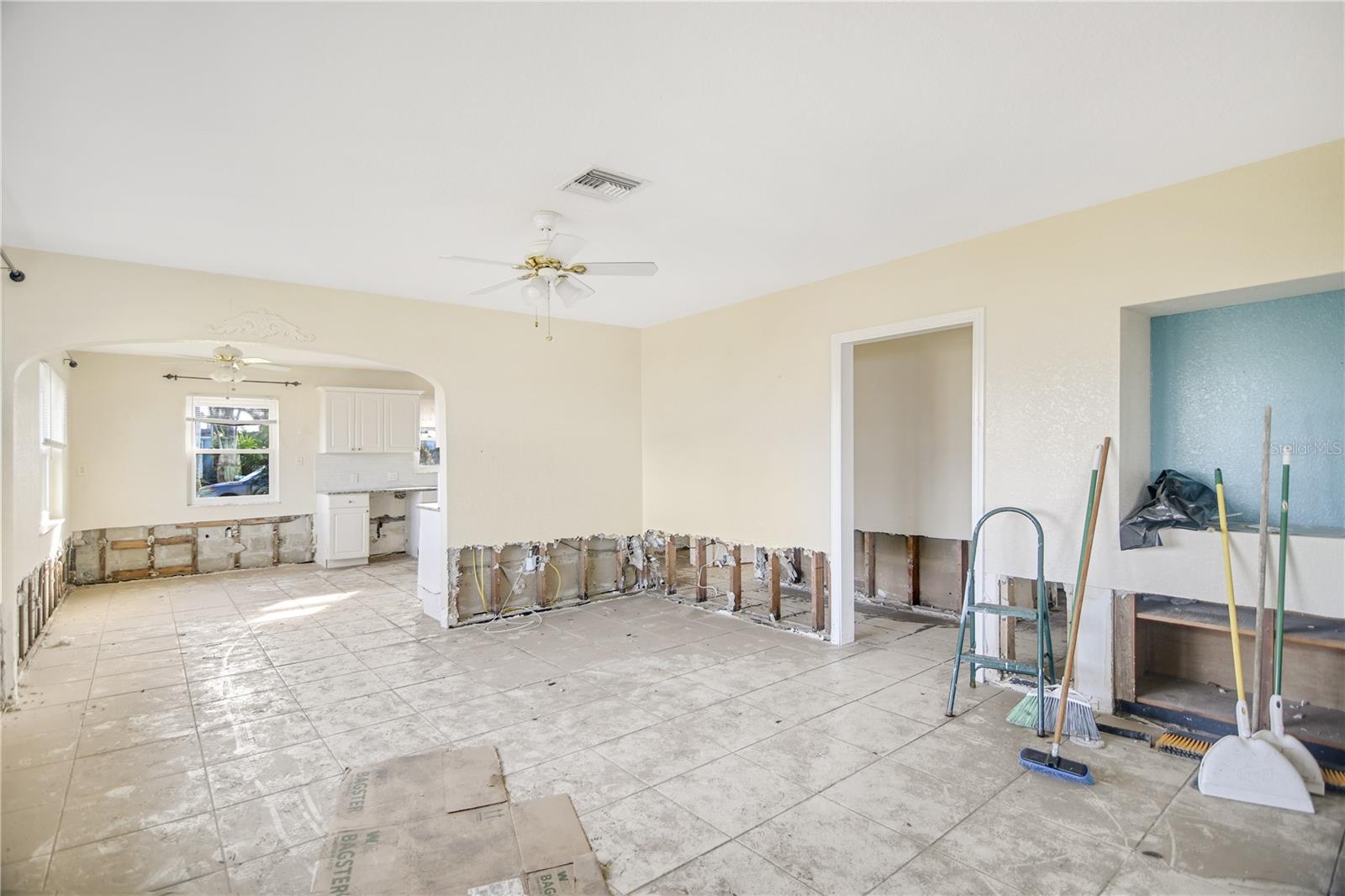 2022 RIVERSIDE DR E, BRADENTON, FL, 34208