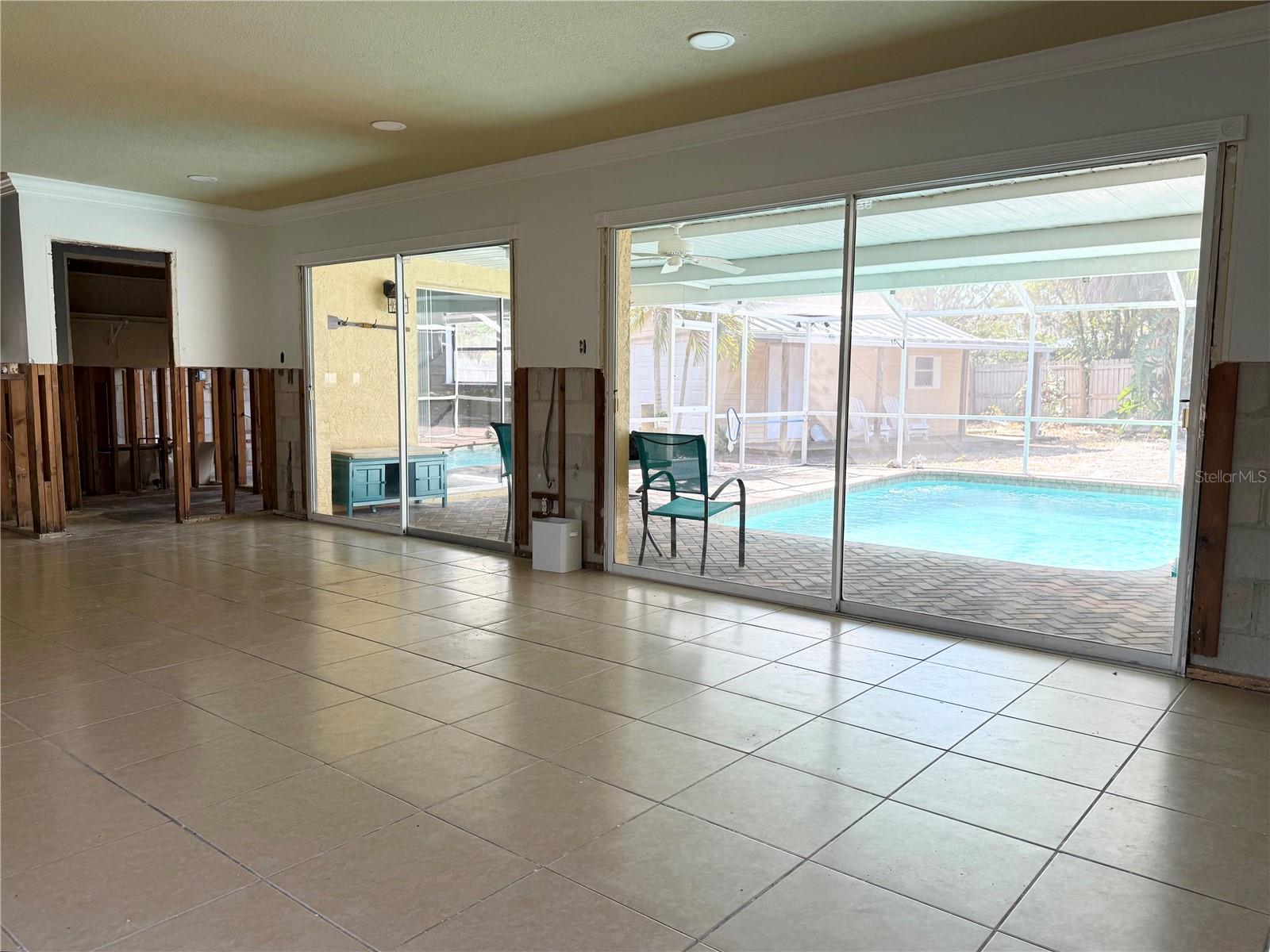 400 COUNTRY CLUB DR, OLDSMAR, FL, 34677