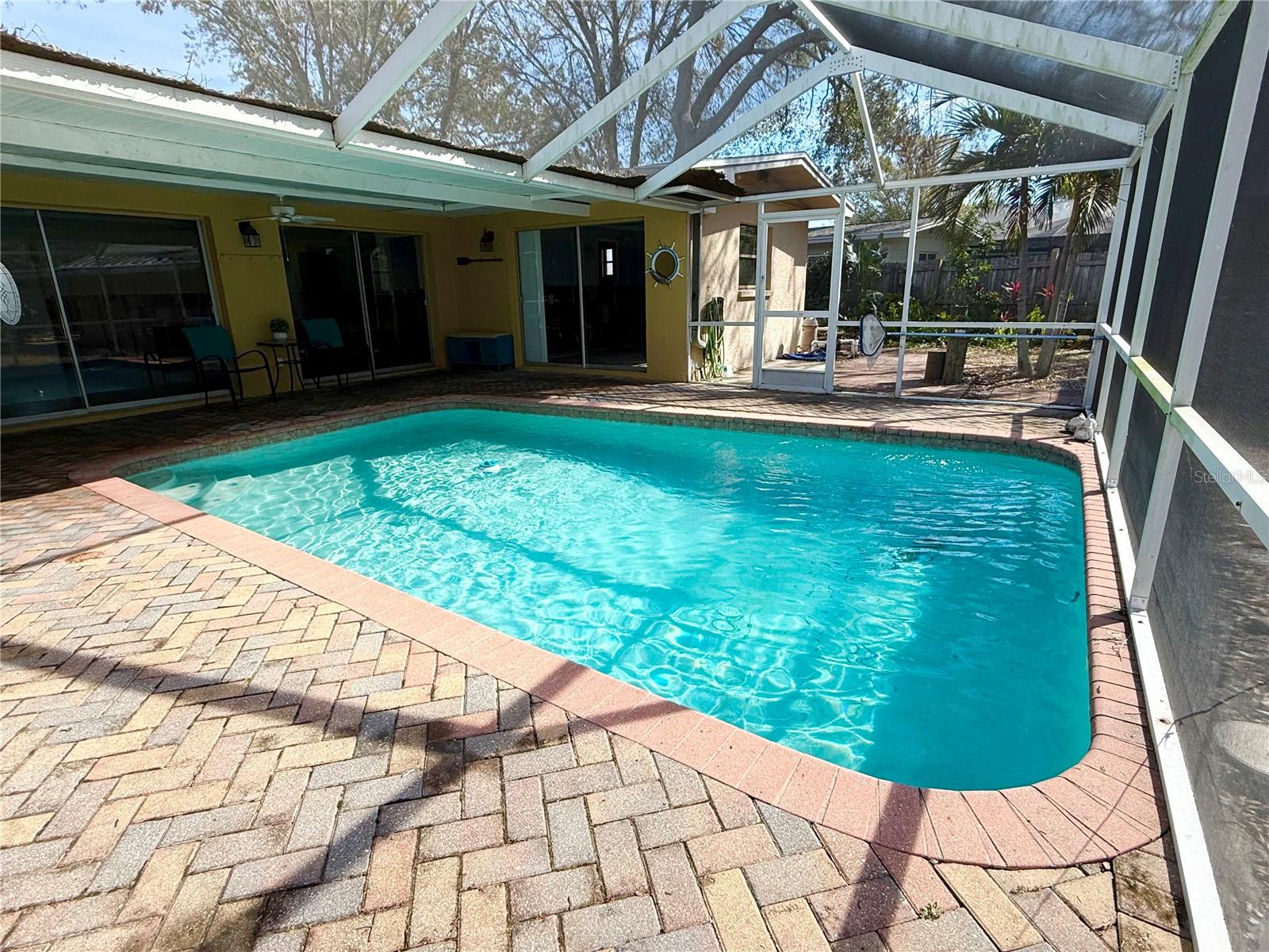 400 COUNTRY CLUB DR, OLDSMAR, FL, 34677
