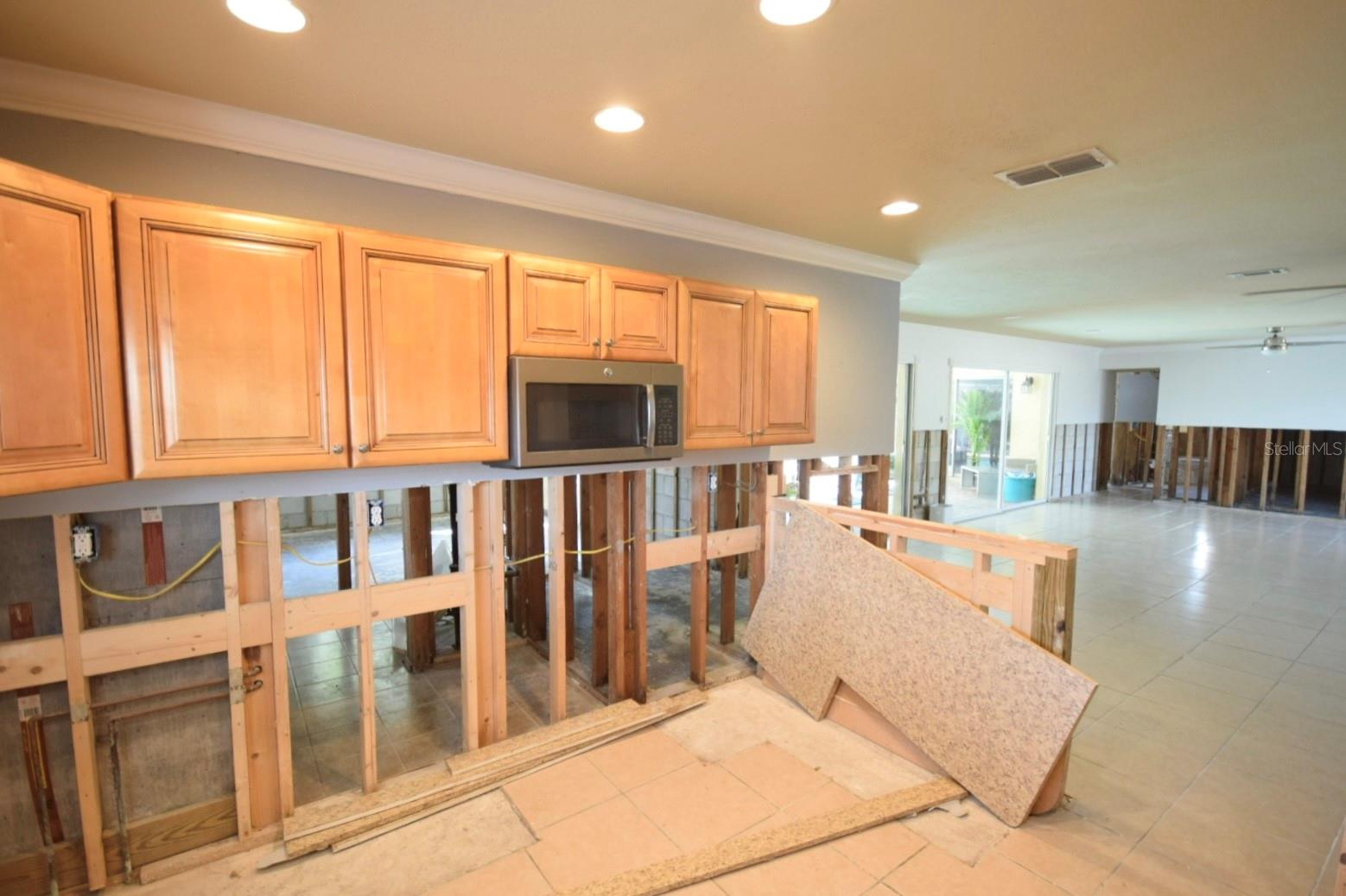 400 COUNTRY CLUB DR, OLDSMAR, FL, 34677