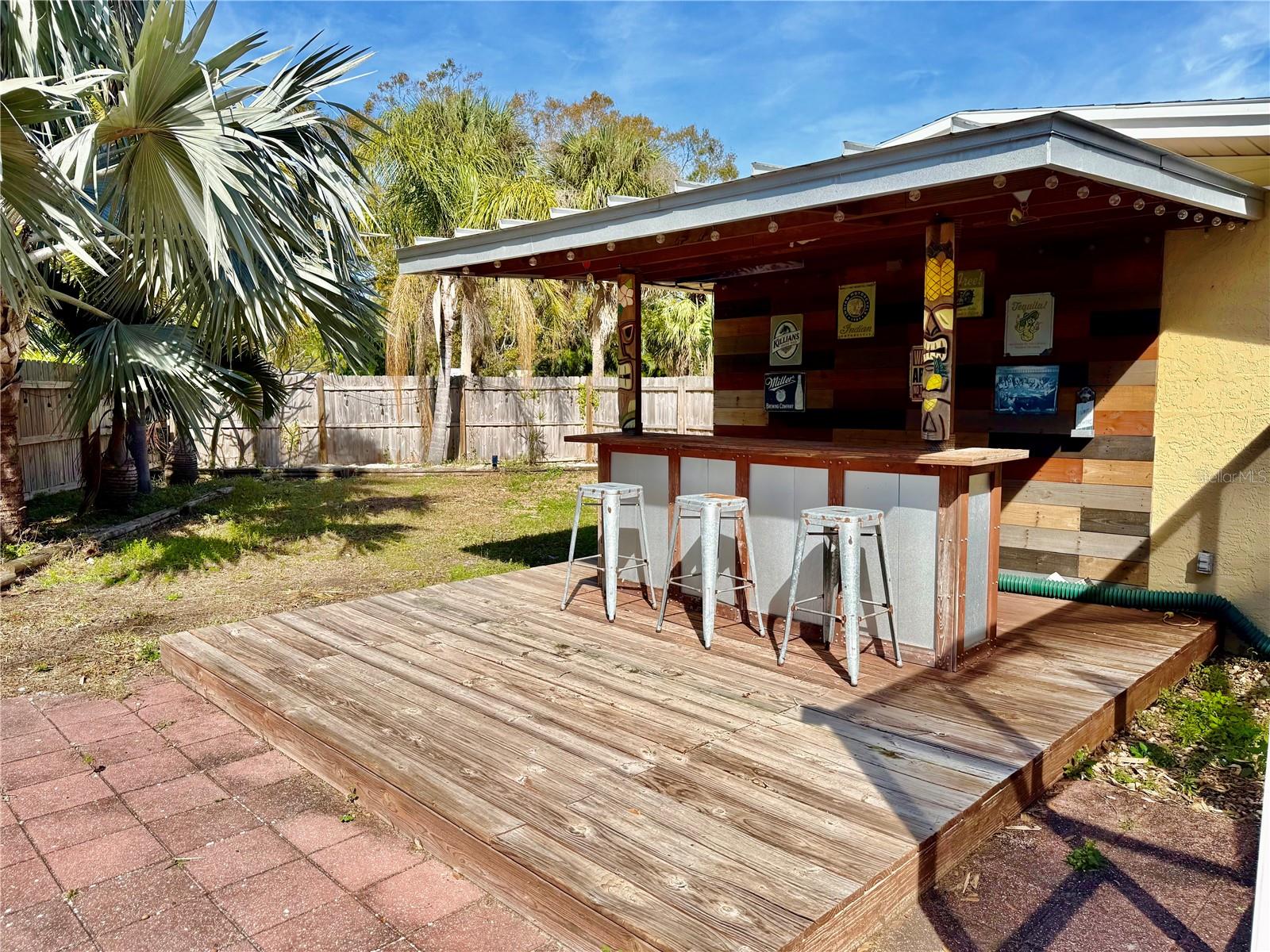 400 COUNTRY CLUB DR, OLDSMAR, FL, 34677
