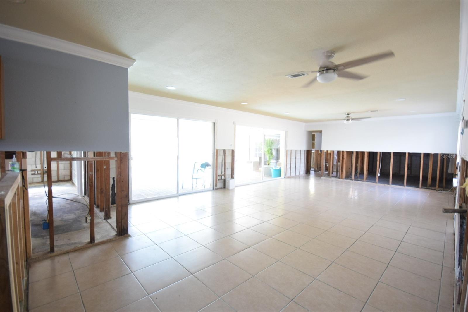 400 COUNTRY CLUB DR, OLDSMAR, FL, 34677