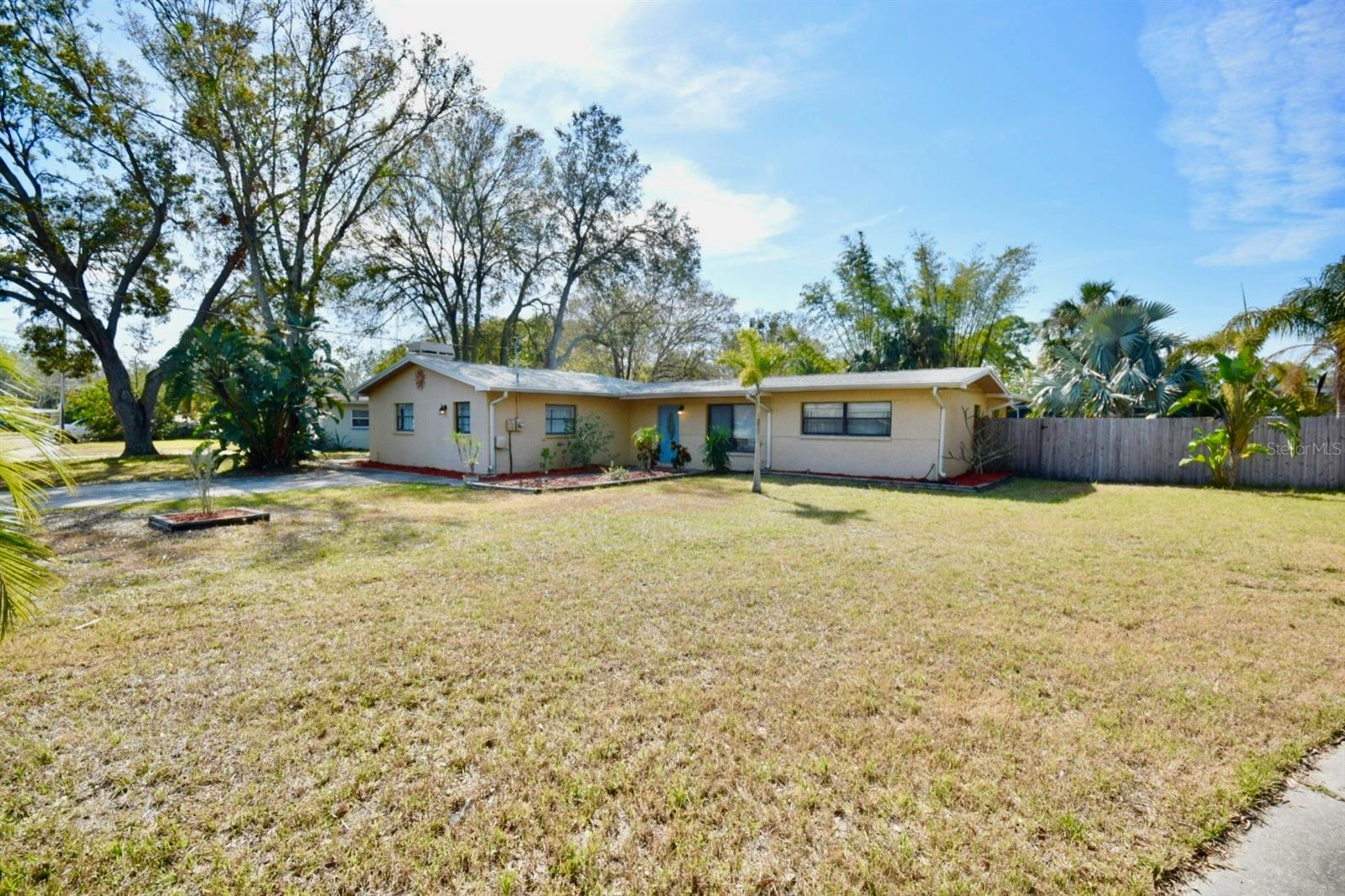 400 COUNTRY CLUB DR, OLDSMAR, FL, 34677
