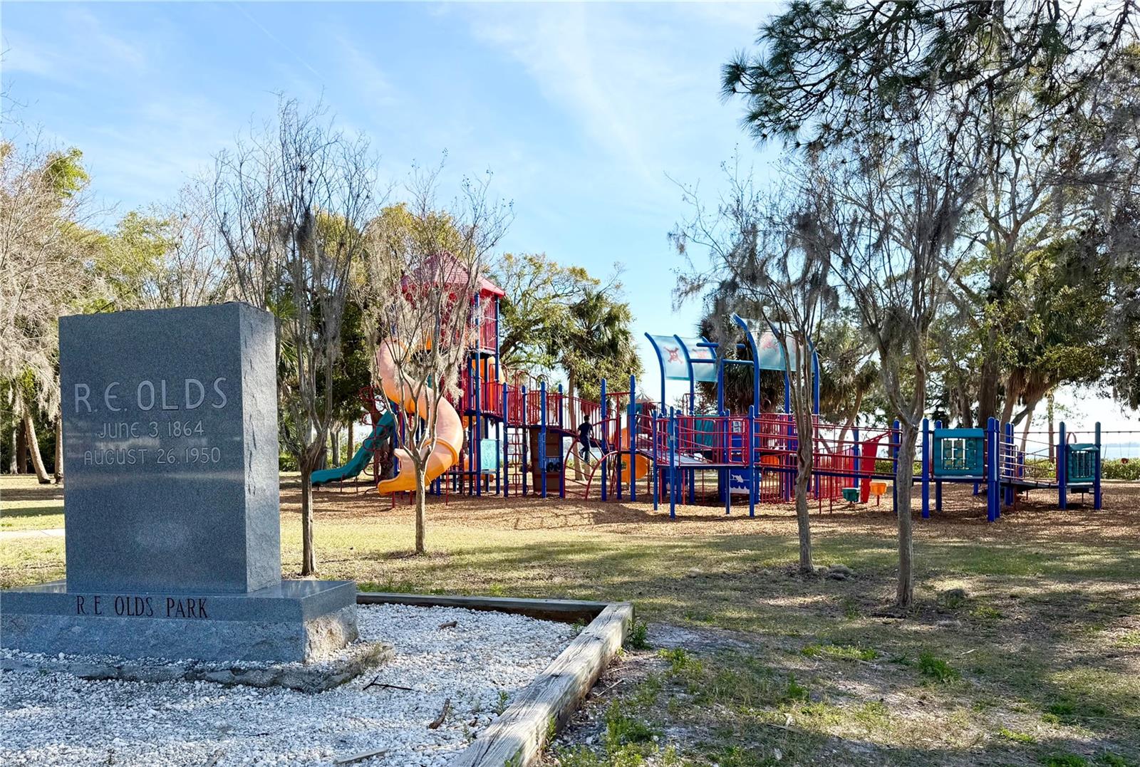 400 COUNTRY CLUB DR, OLDSMAR, FL, 34677