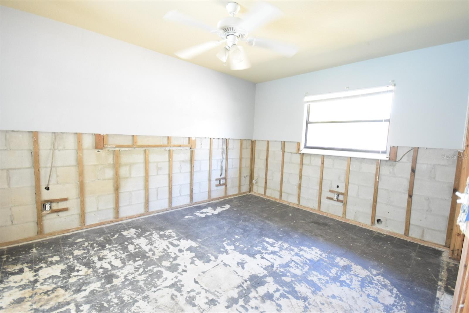 400 COUNTRY CLUB DR, OLDSMAR, FL, 34677