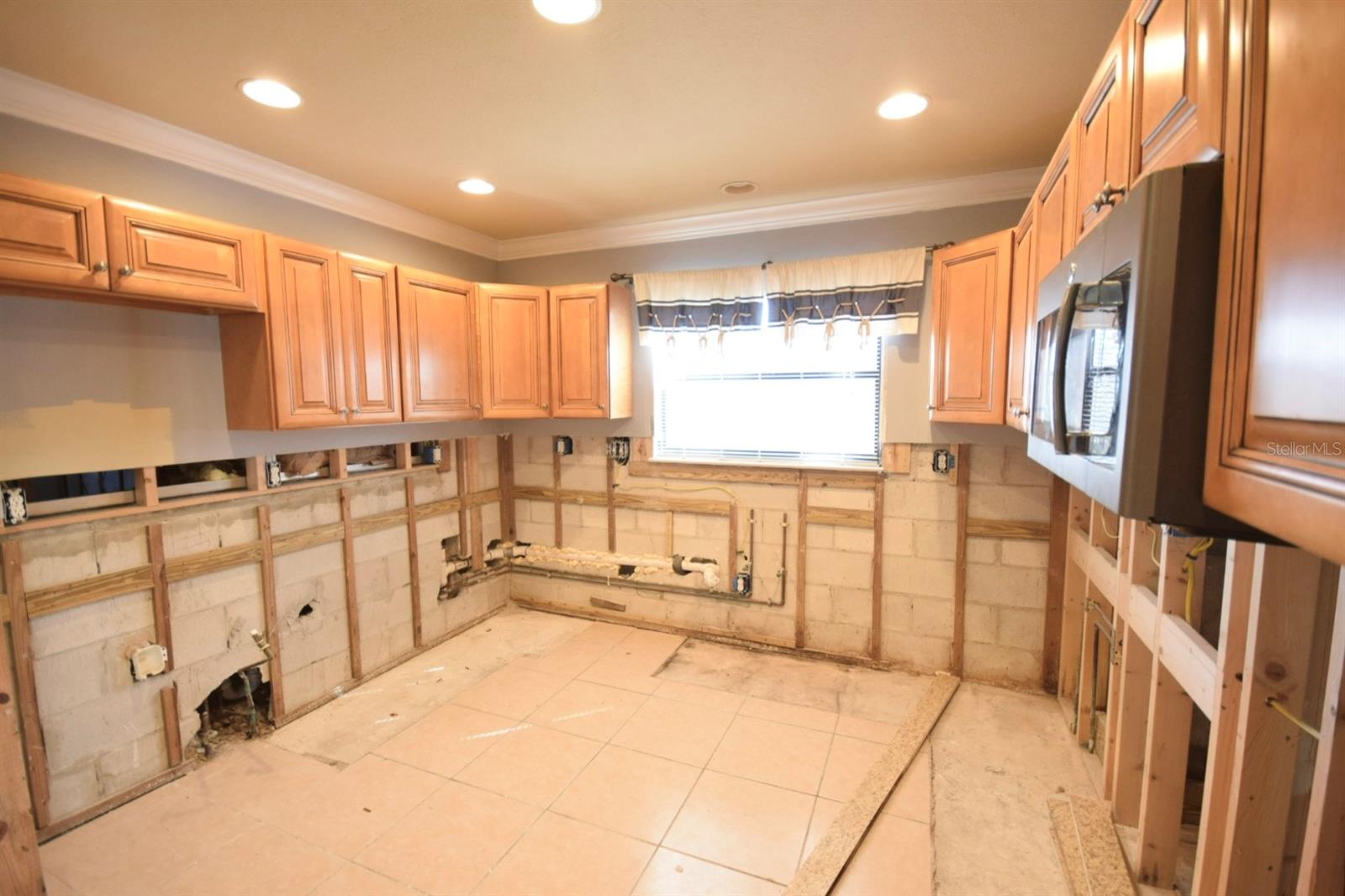400 COUNTRY CLUB DR, OLDSMAR, FL, 34677