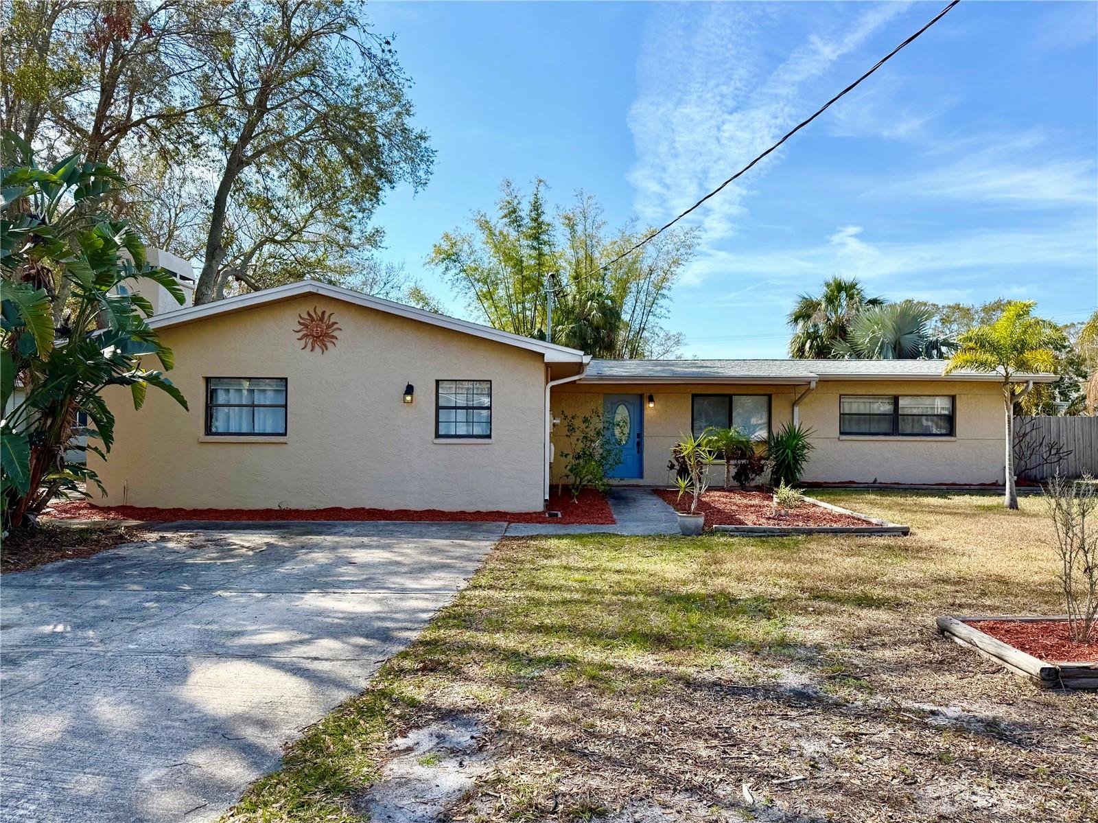 400 COUNTRY CLUB DR, OLDSMAR, FL, 34677
