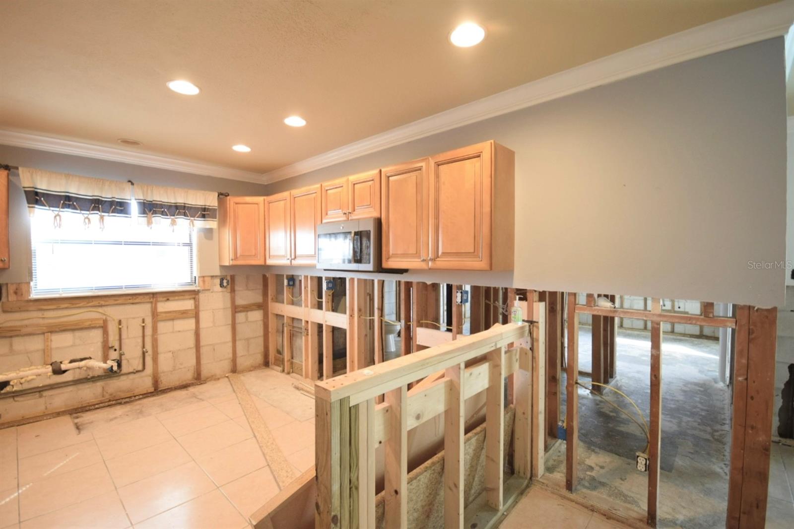 400 COUNTRY CLUB DR, OLDSMAR, FL, 34677