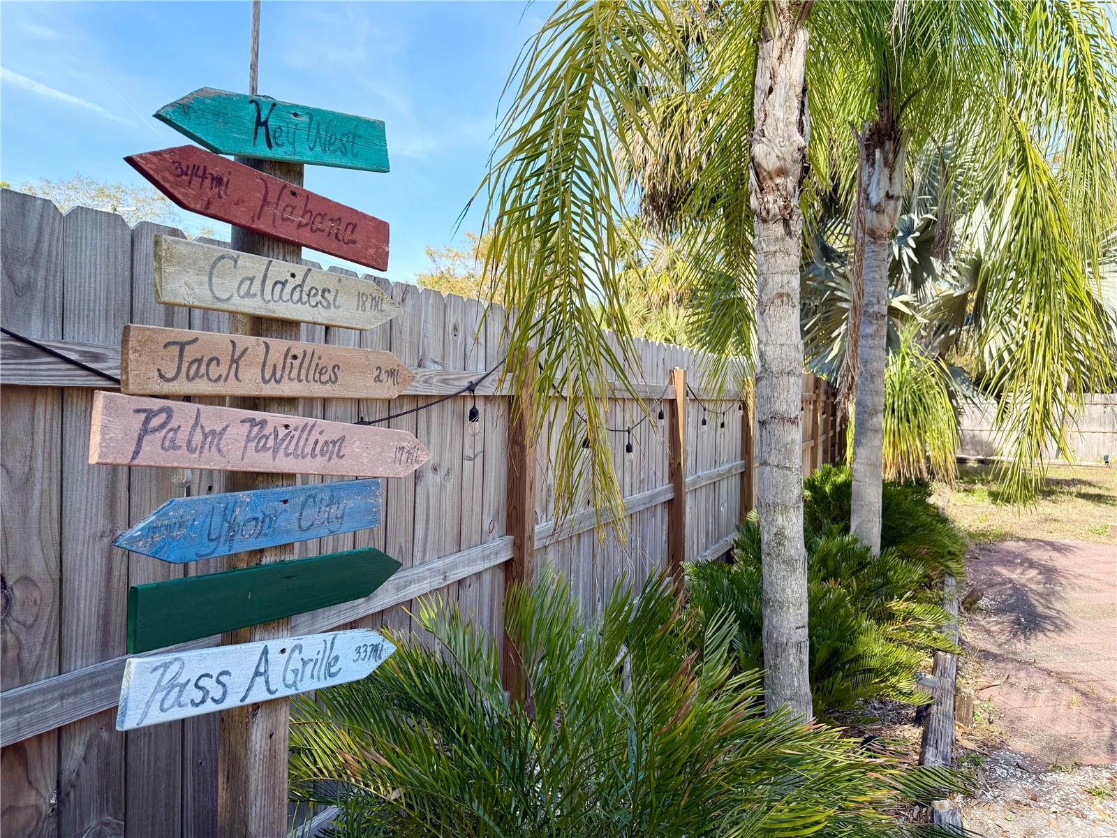 400 COUNTRY CLUB DR, OLDSMAR, FL, 34677
